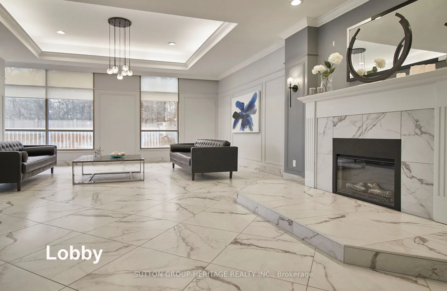 712 Rossland Road E, #401