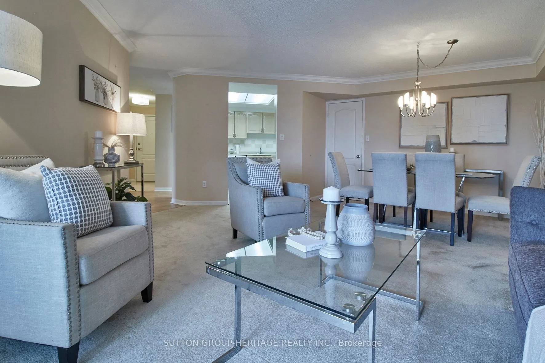 712 Rossland Road E, #401