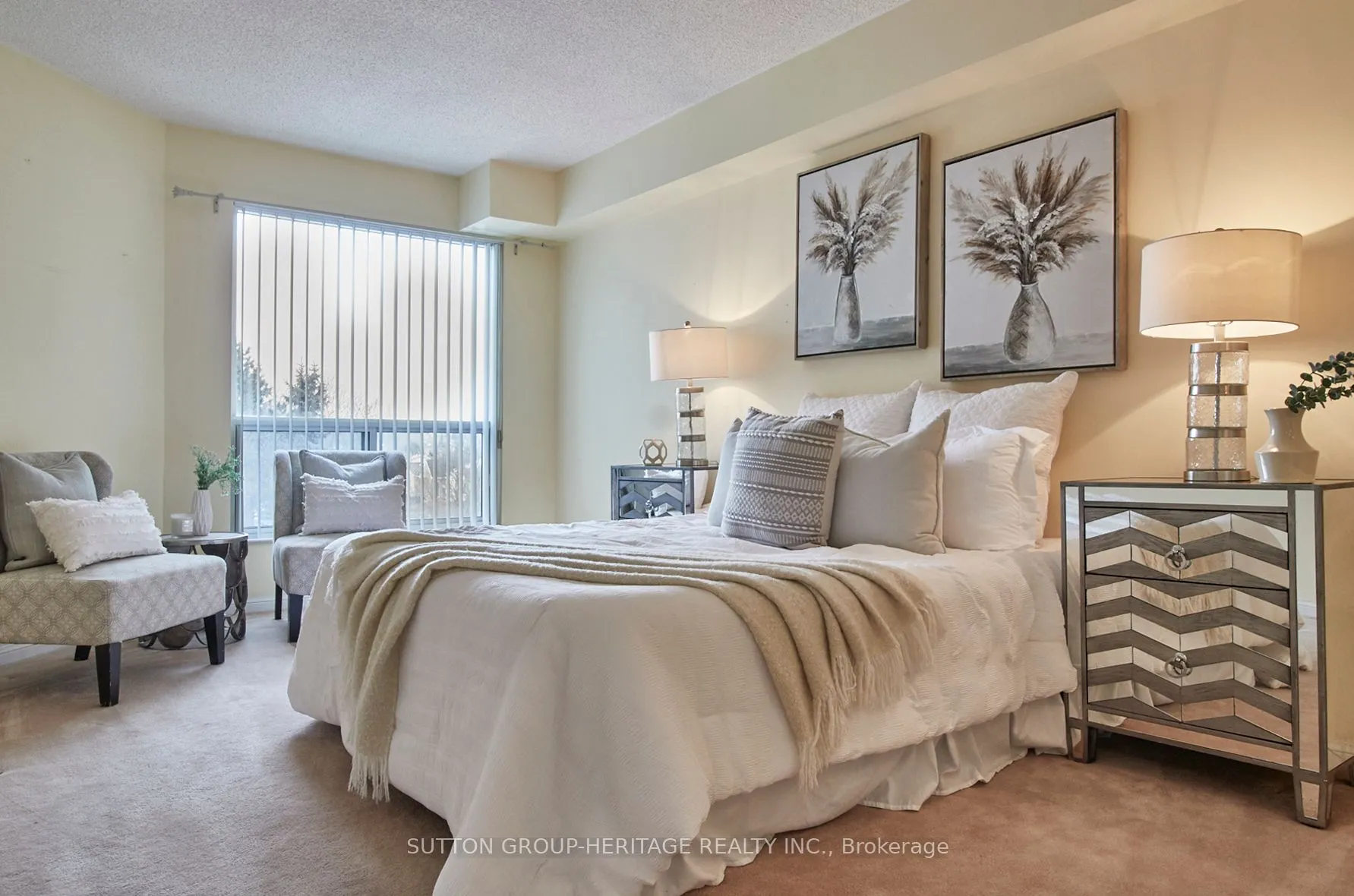 712 Rossland Road E, #401