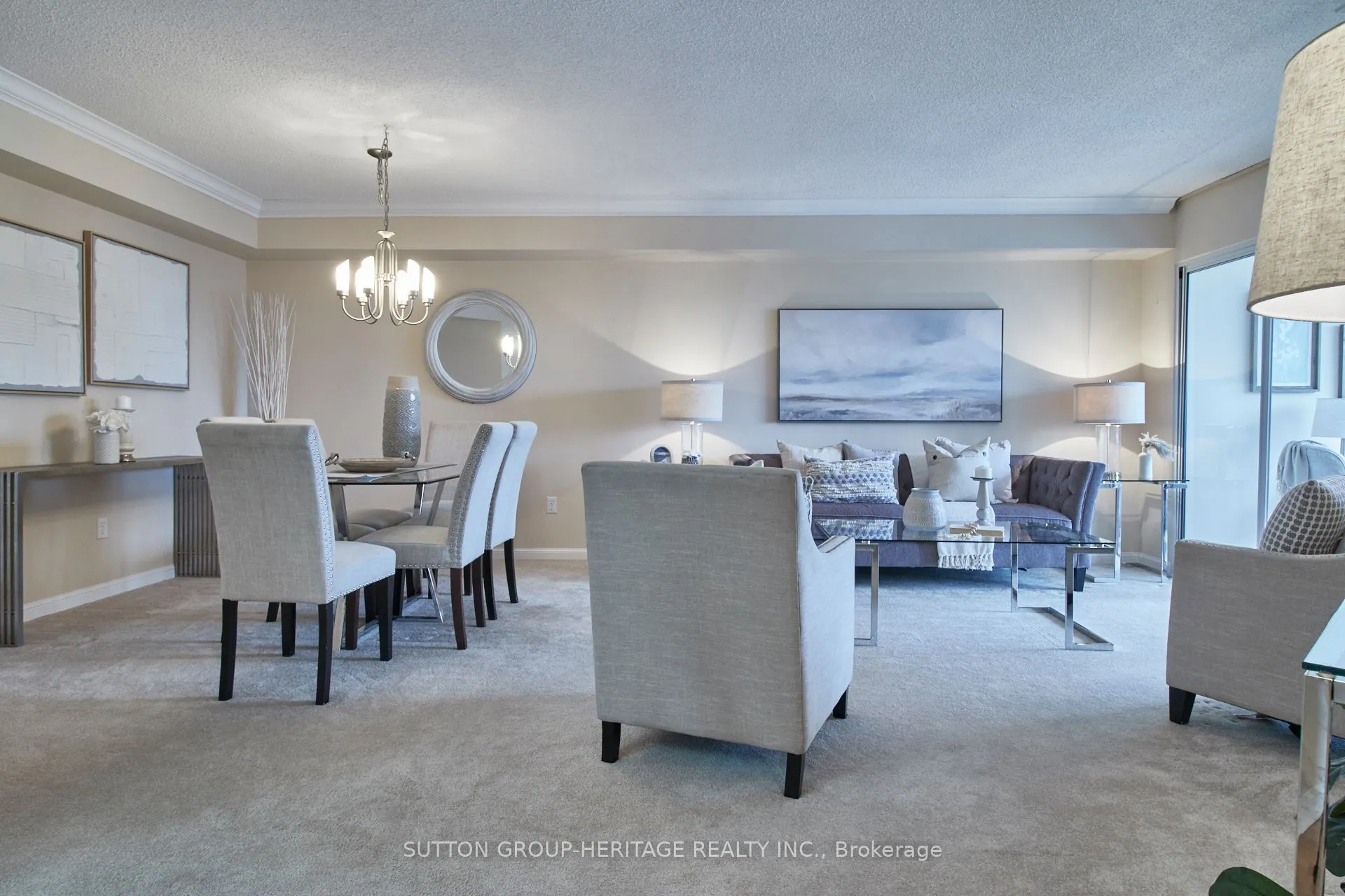 712 Rossland Road E, #401