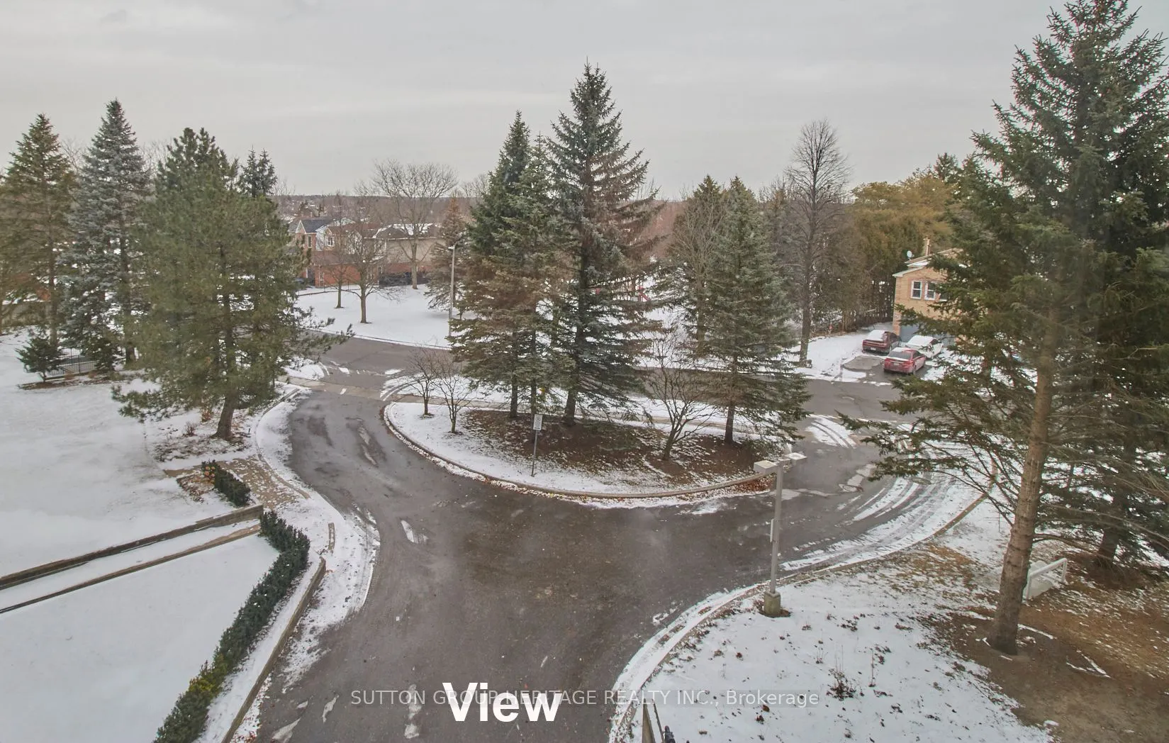 712 Rossland Road E, #401