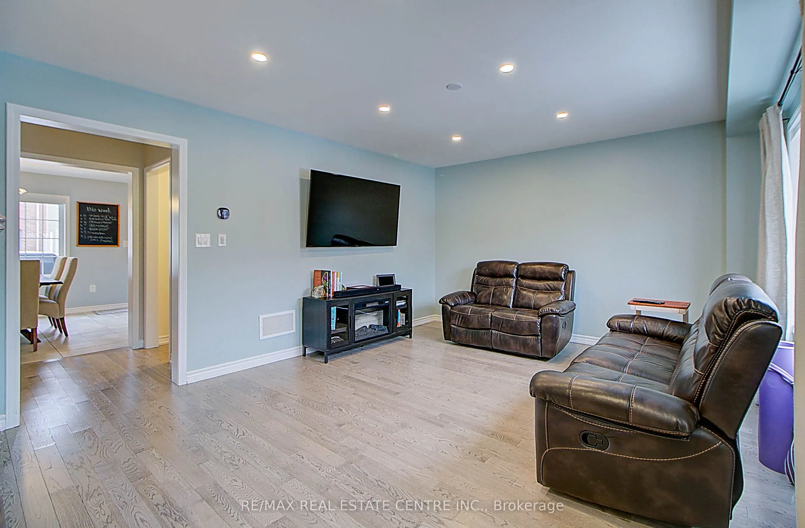 32 Bluegill Crescent