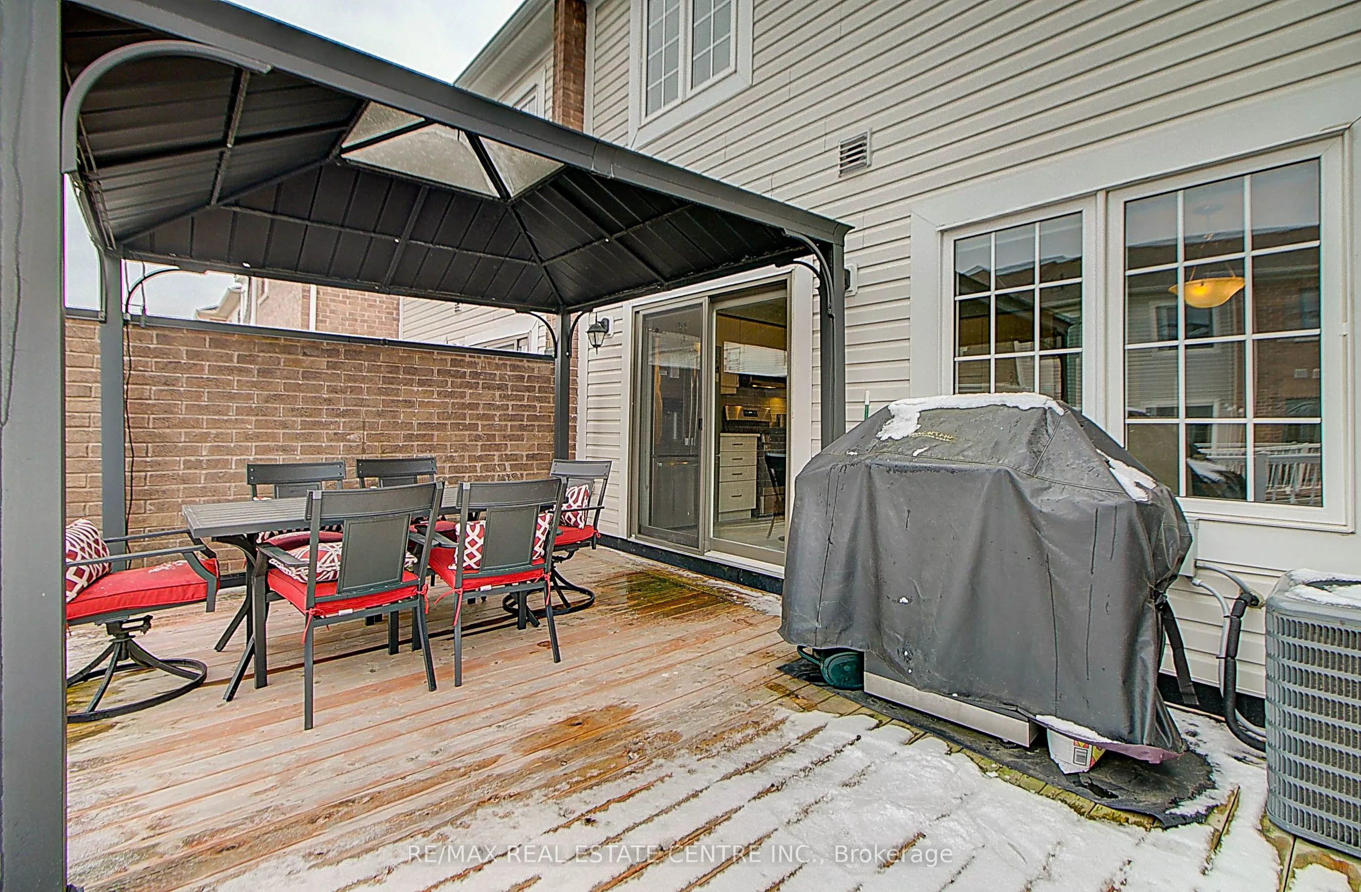 32 Bluegill Crescent