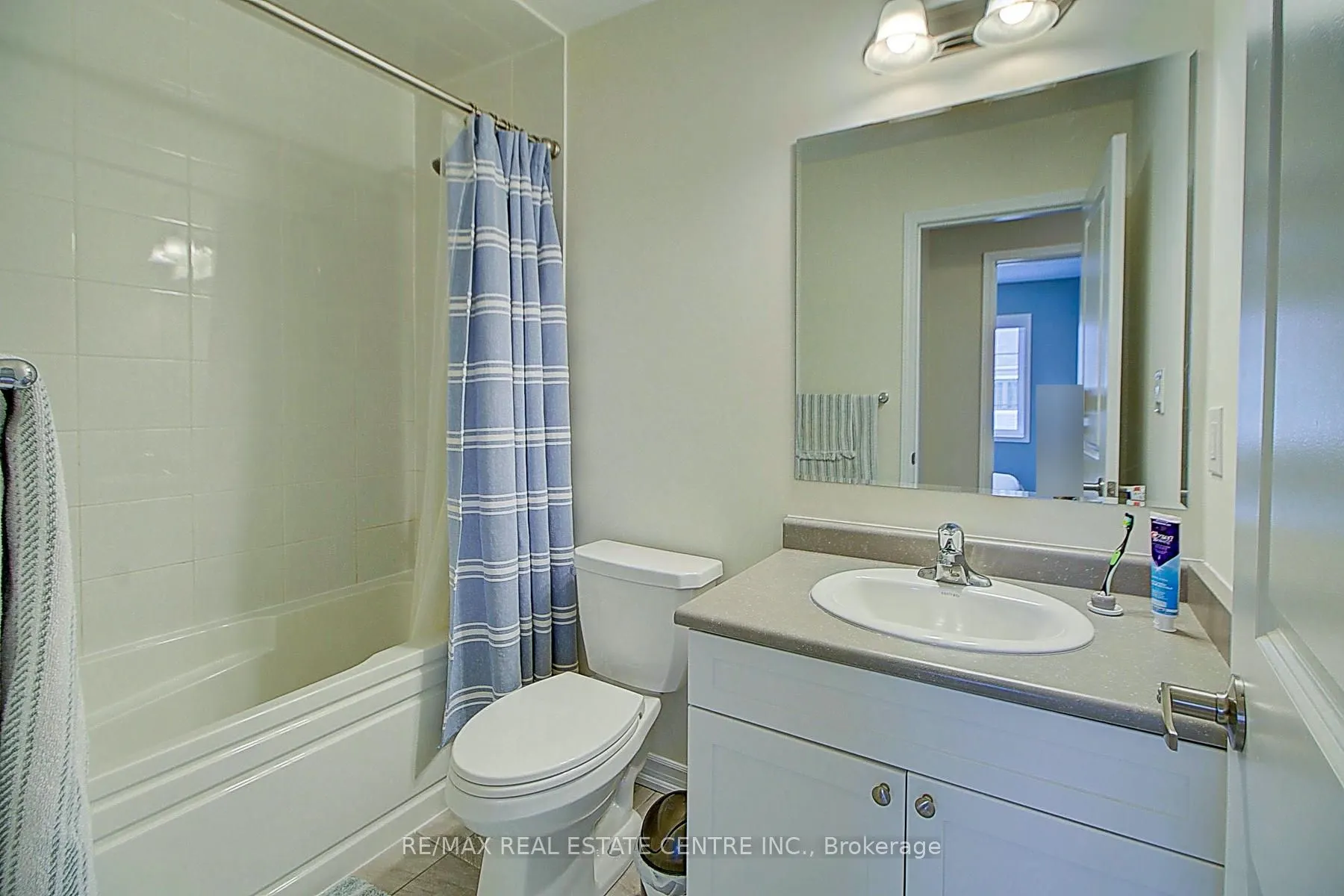 32 Bluegill Crescent