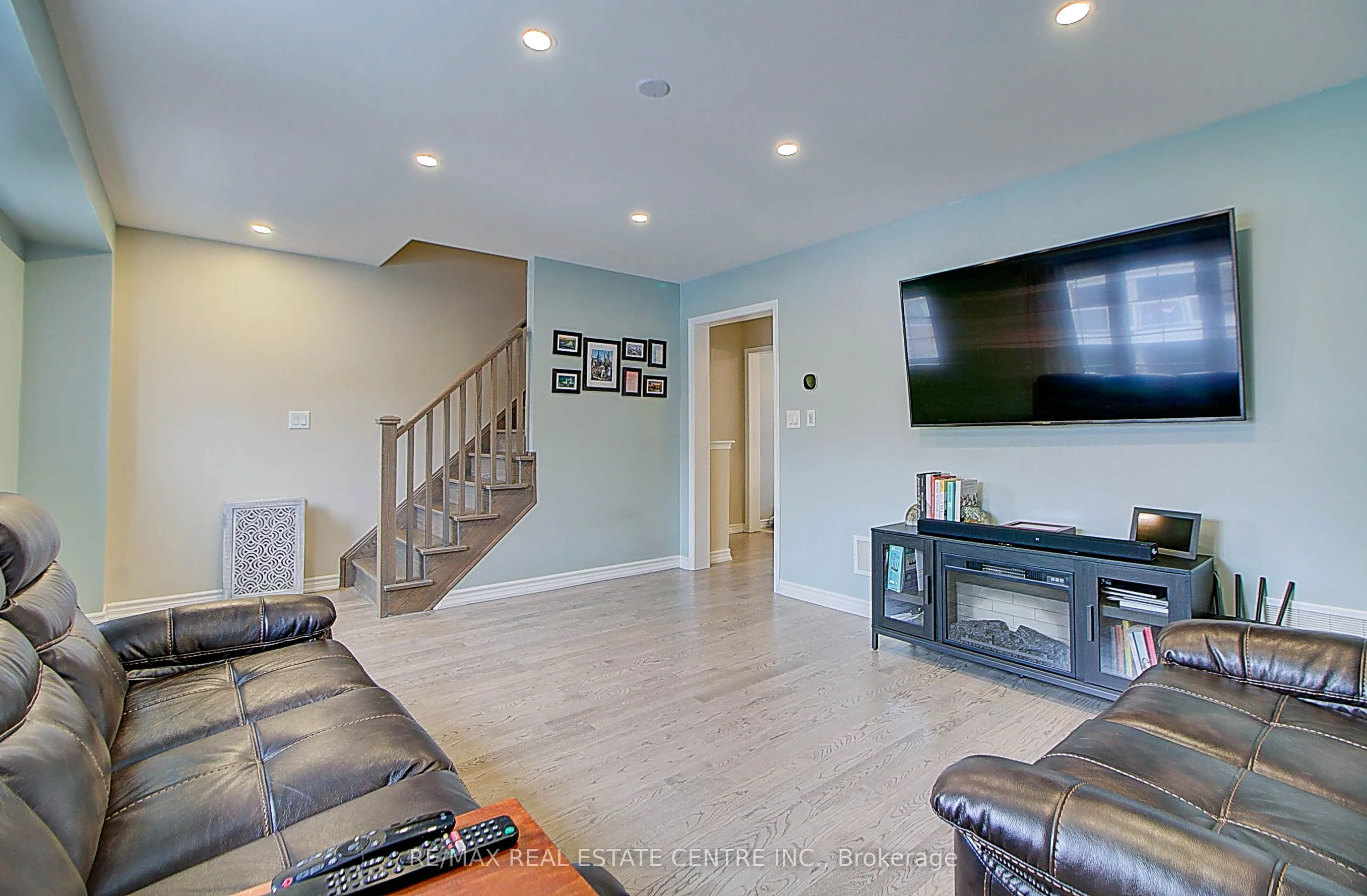 32 Bluegill Crescent