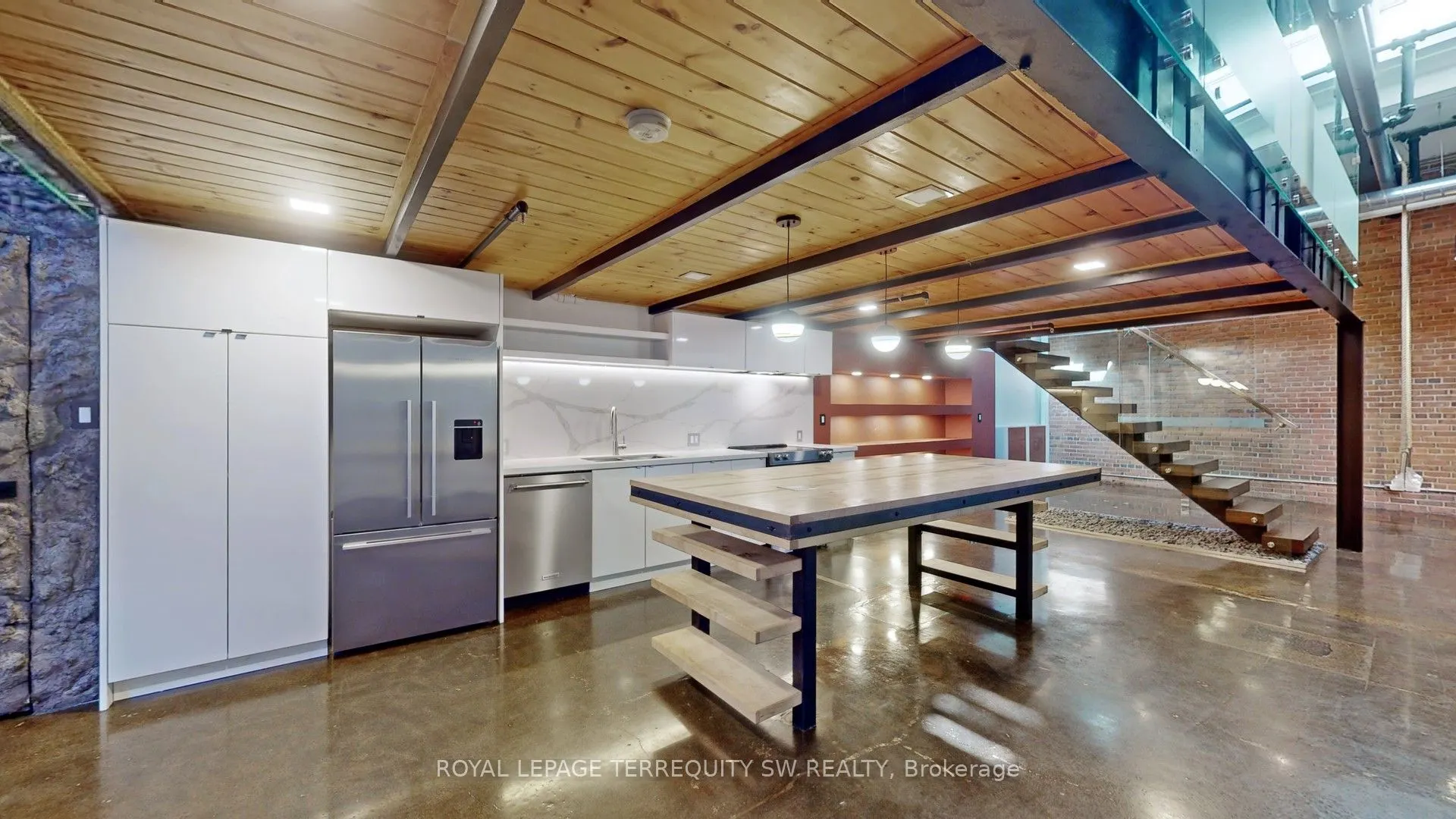 326 Carlaw Avenue #124