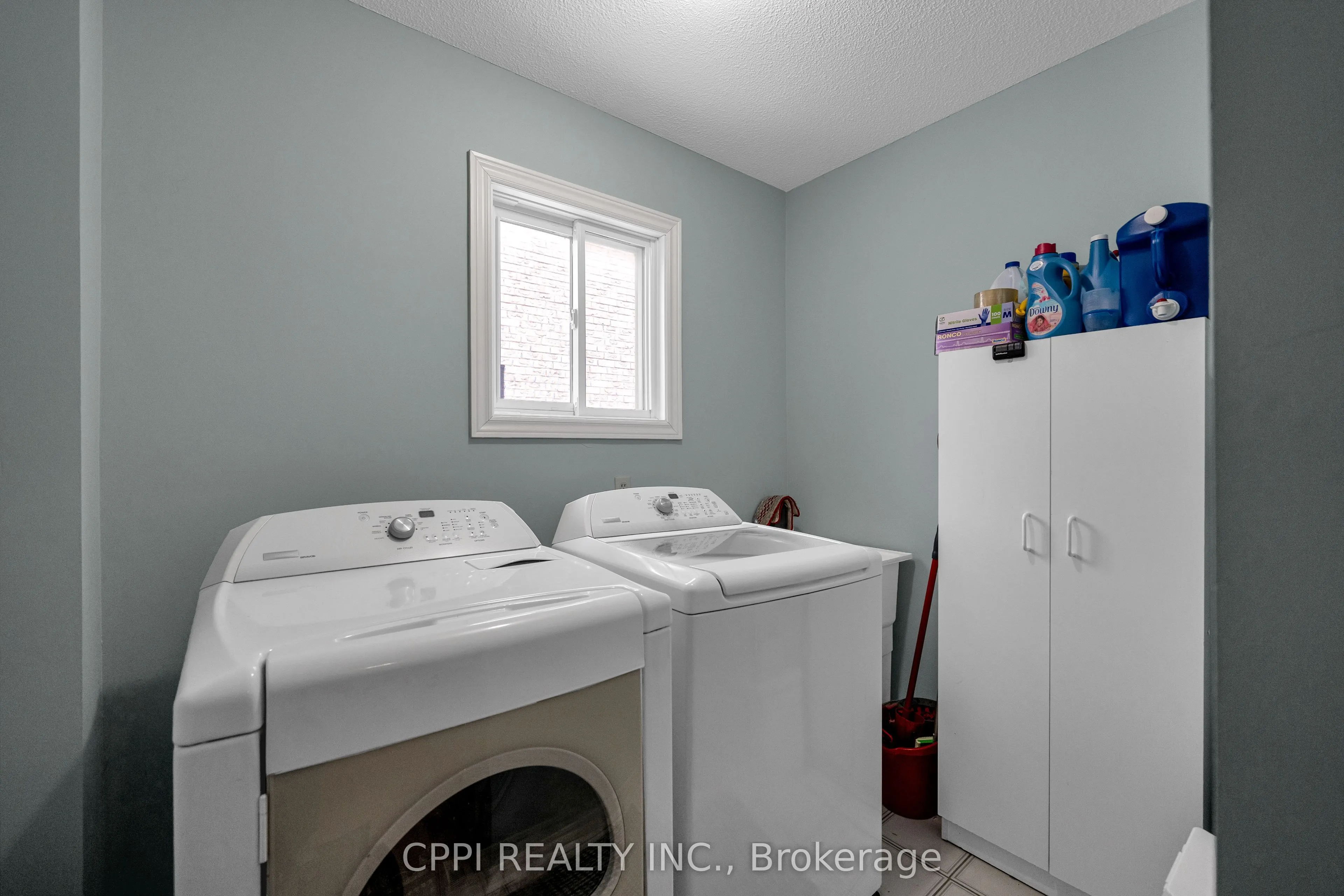 1566 Somergrove Crescent