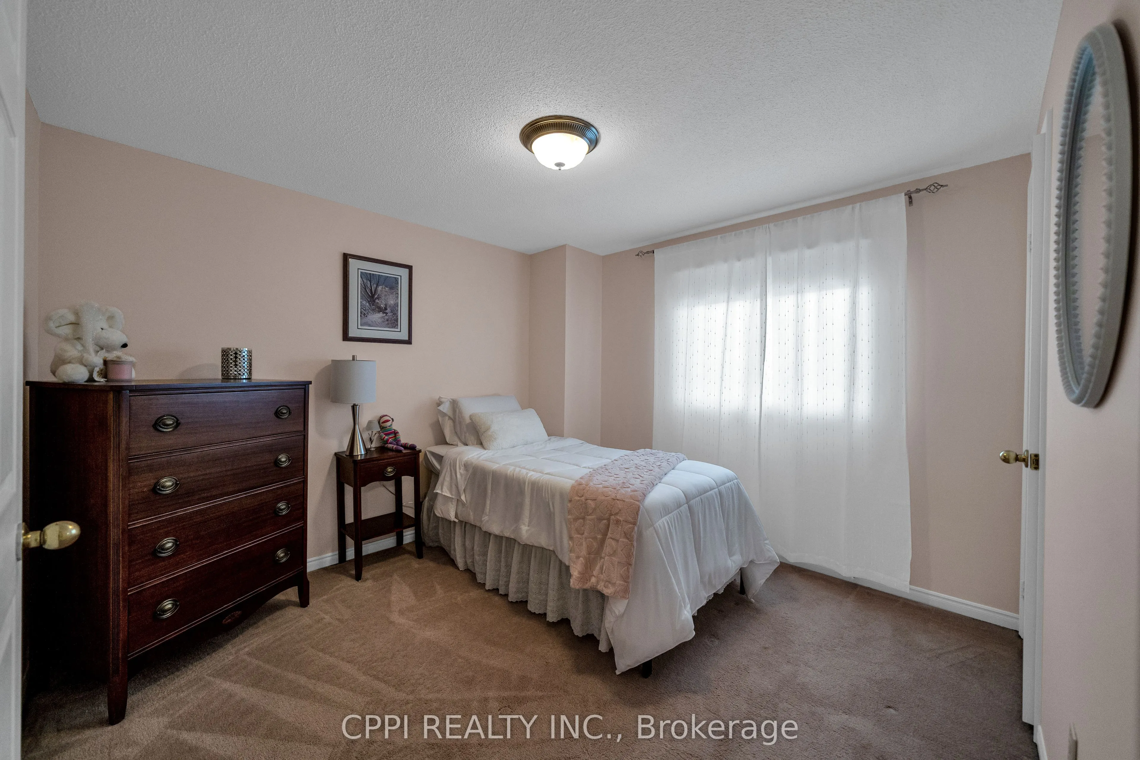1566 Somergrove Crescent