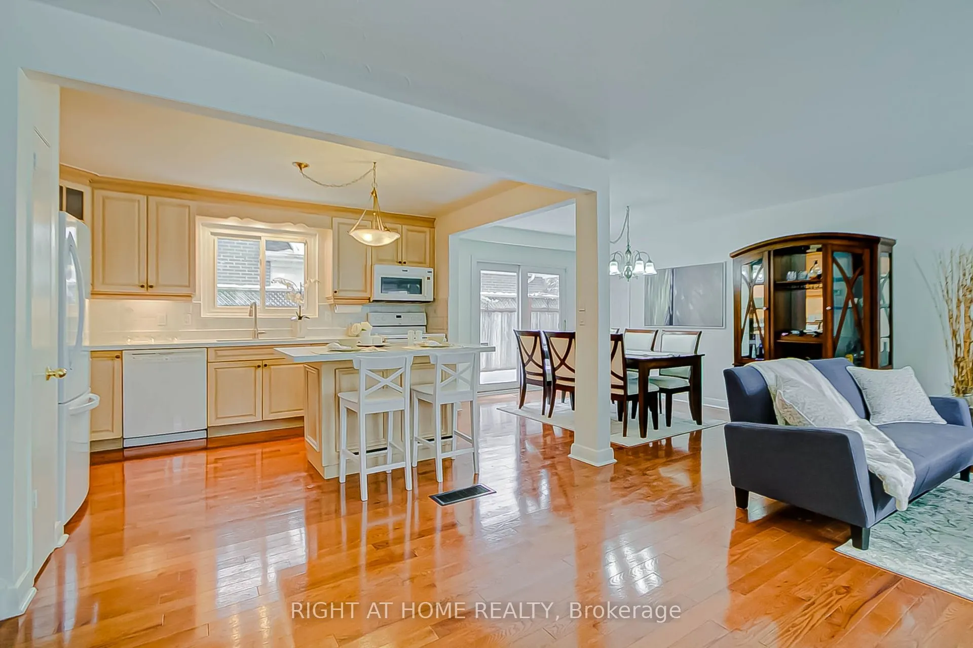 130 Cultra Square