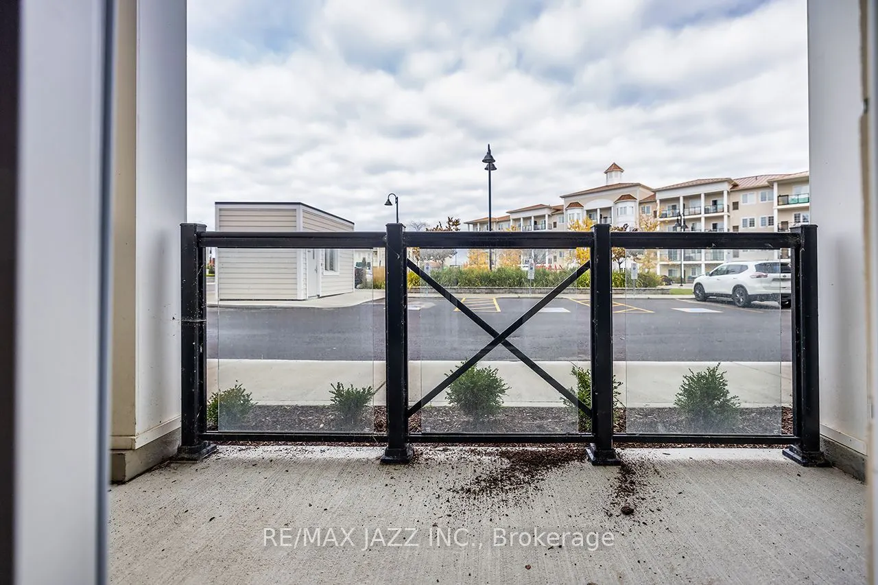 50 Lakebreeze Drive, #126