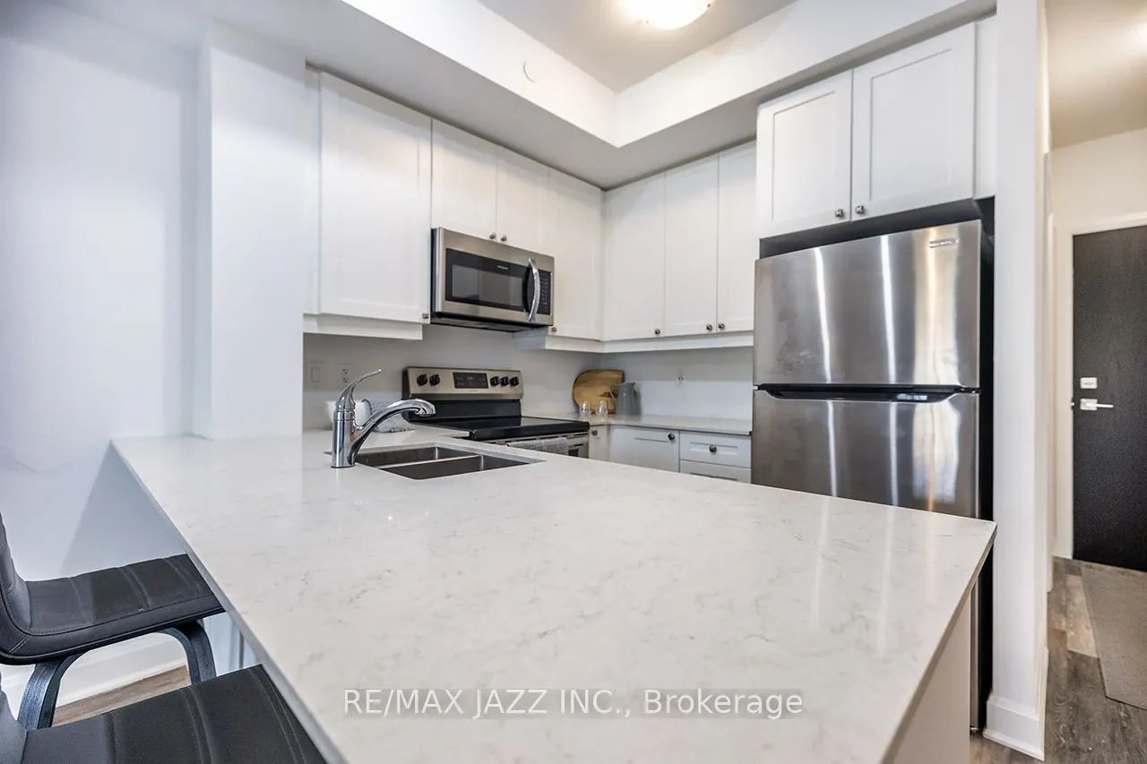 50 Lakebreeze Drive, #126