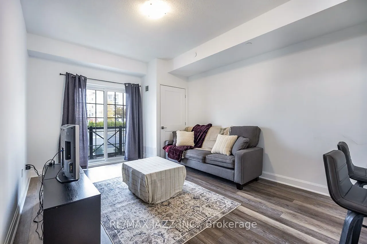 50 Lakebreeze Drive, #126