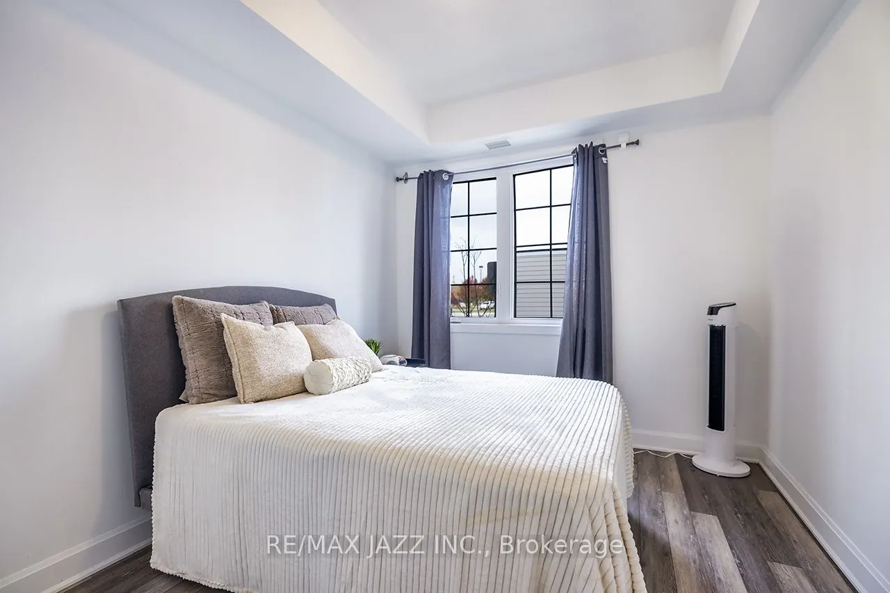 50 Lakebreeze Drive, #126