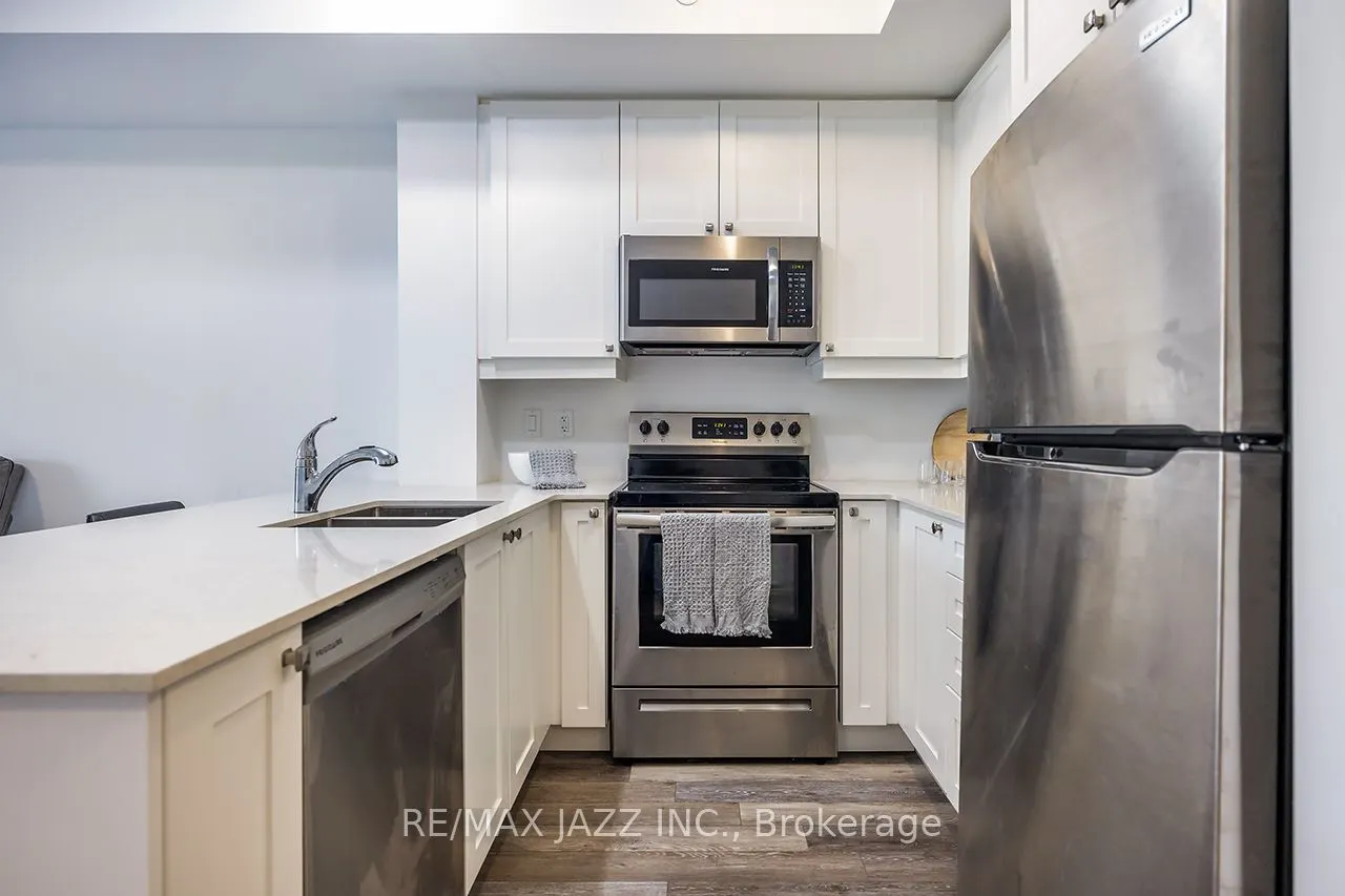 50 Lakebreeze Drive, #126