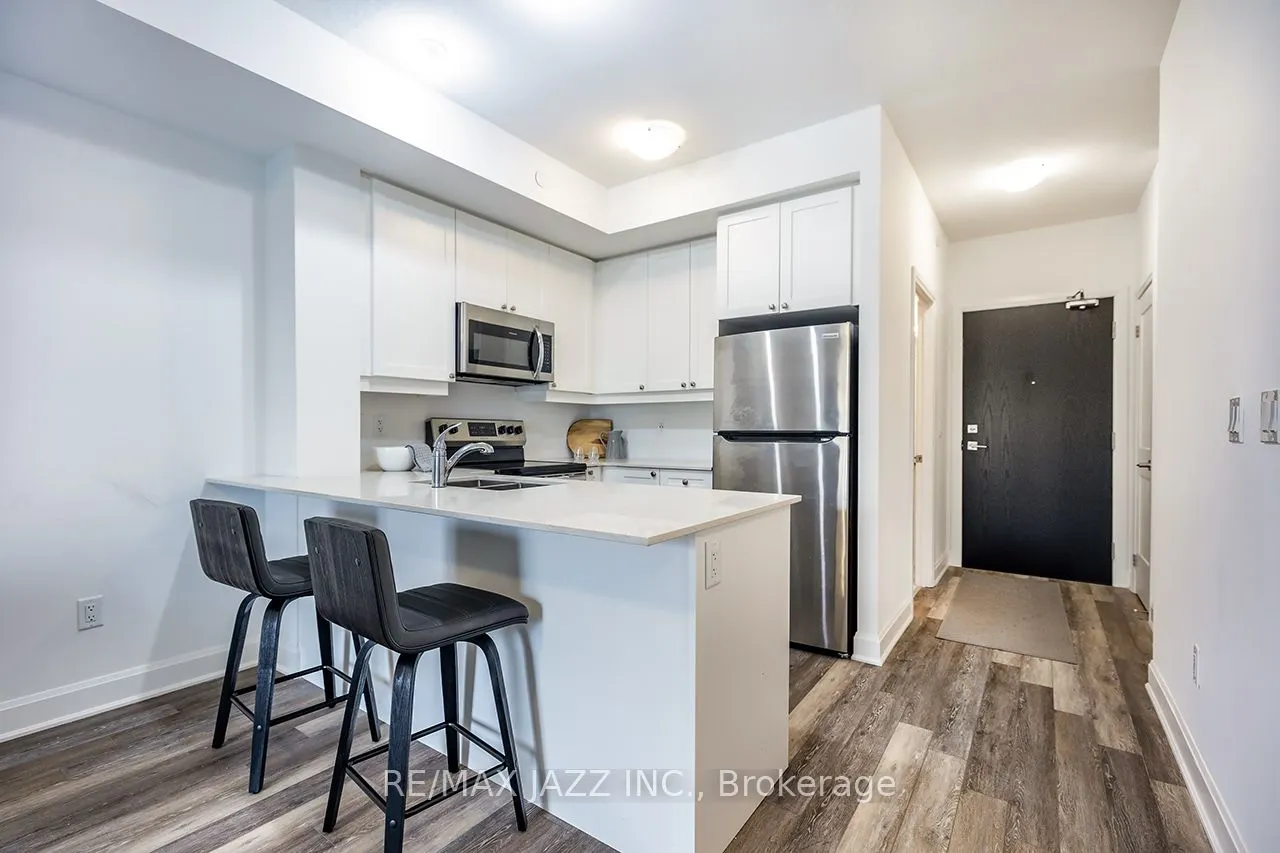 50 Lakebreeze Drive, #126