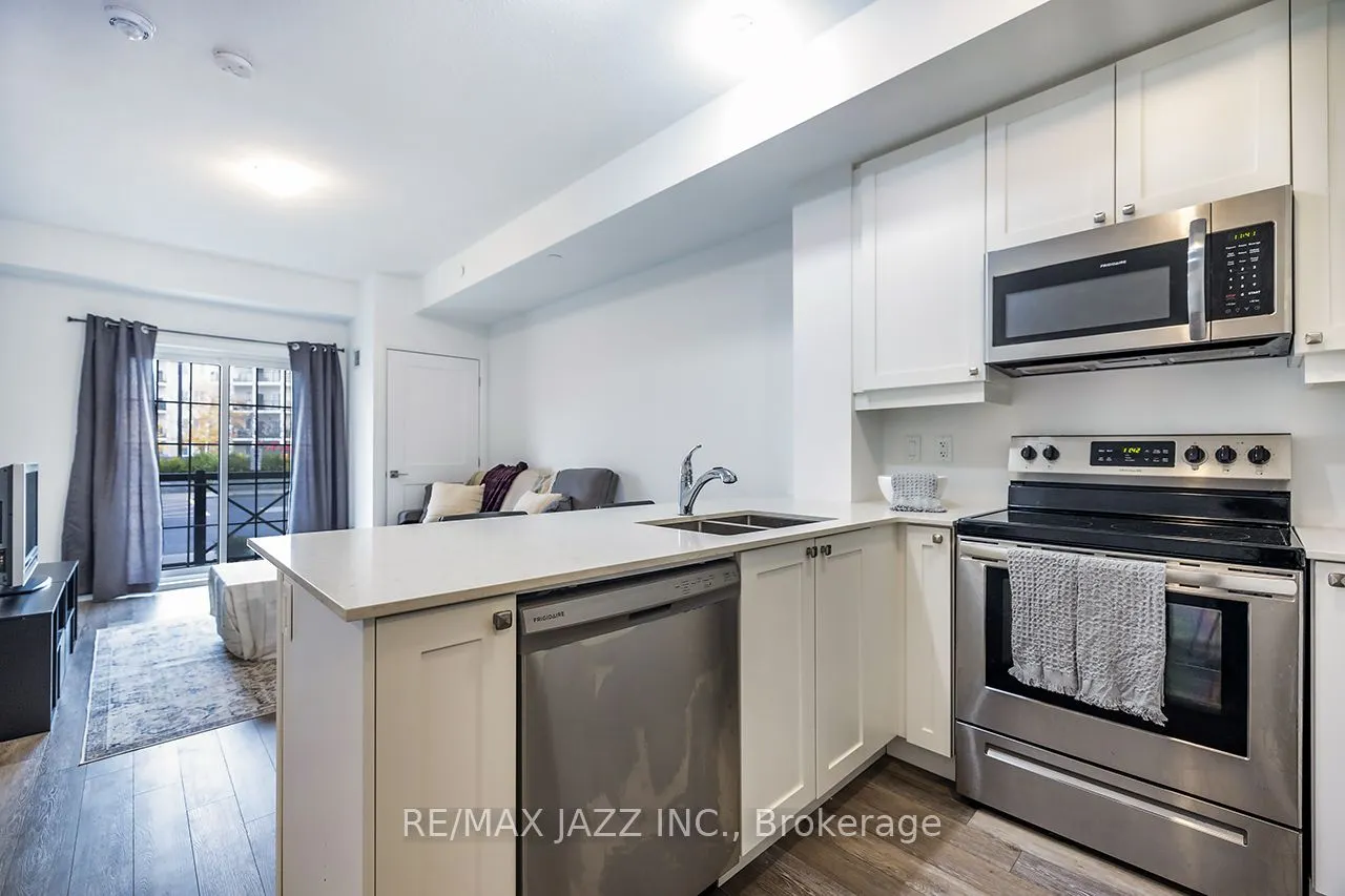 50 Lakebreeze Drive, #126