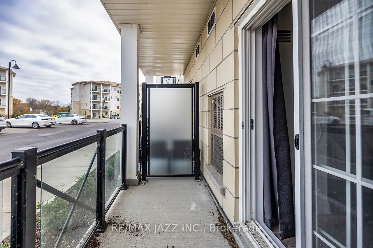 50 Lakebreeze Drive, #126