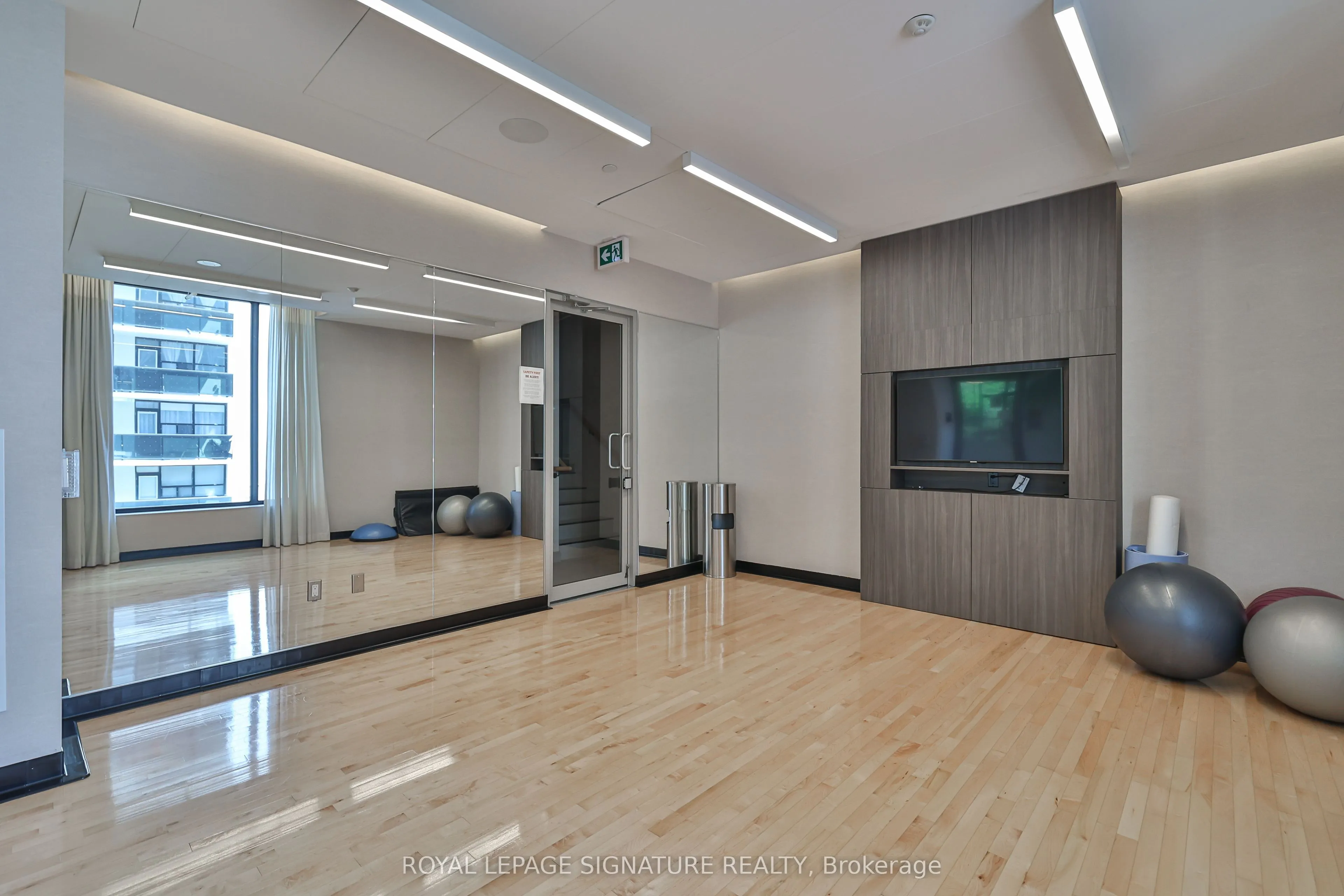 1100 Kingston Road, #216