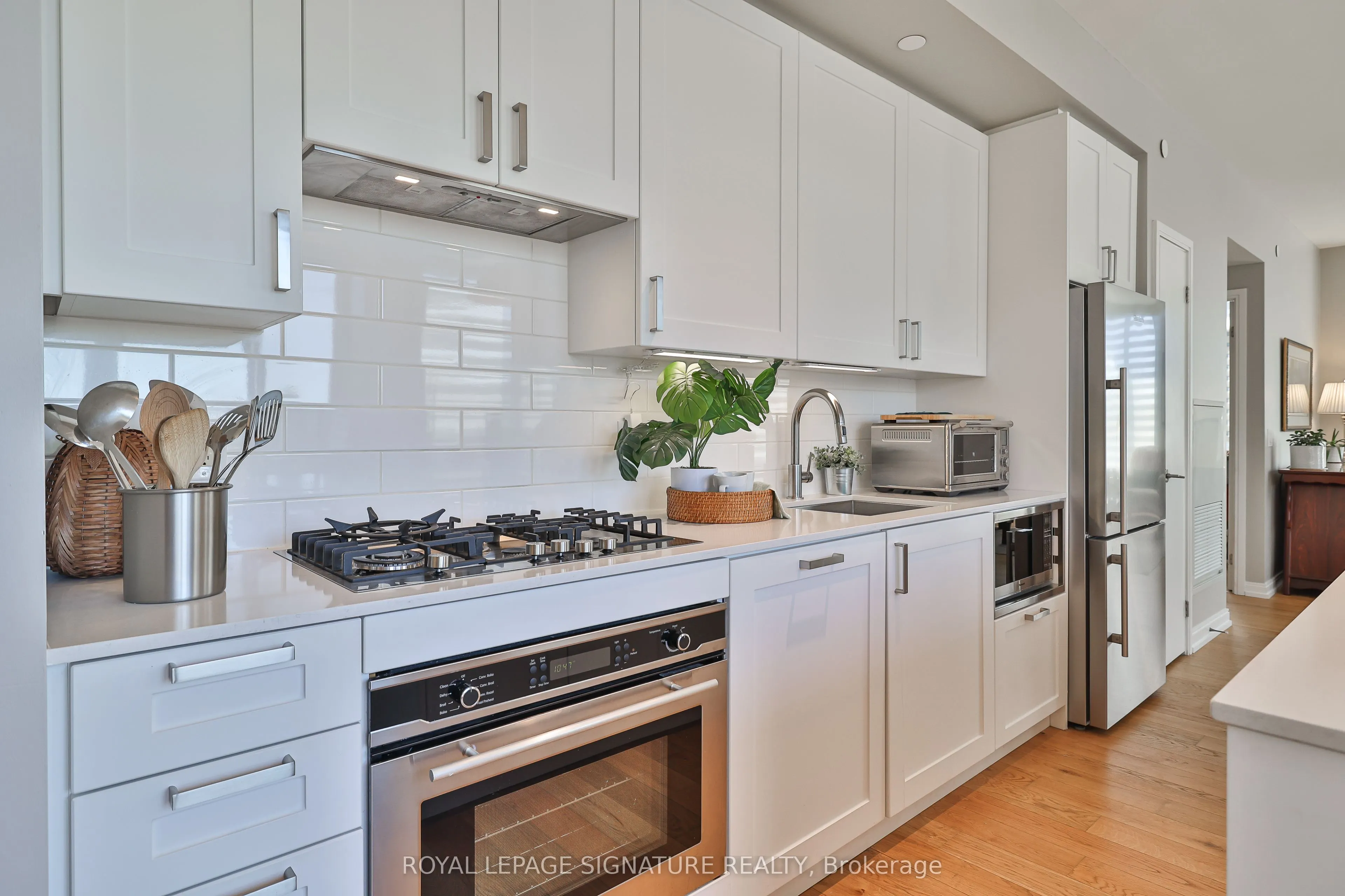 1100 Kingston Road, #216