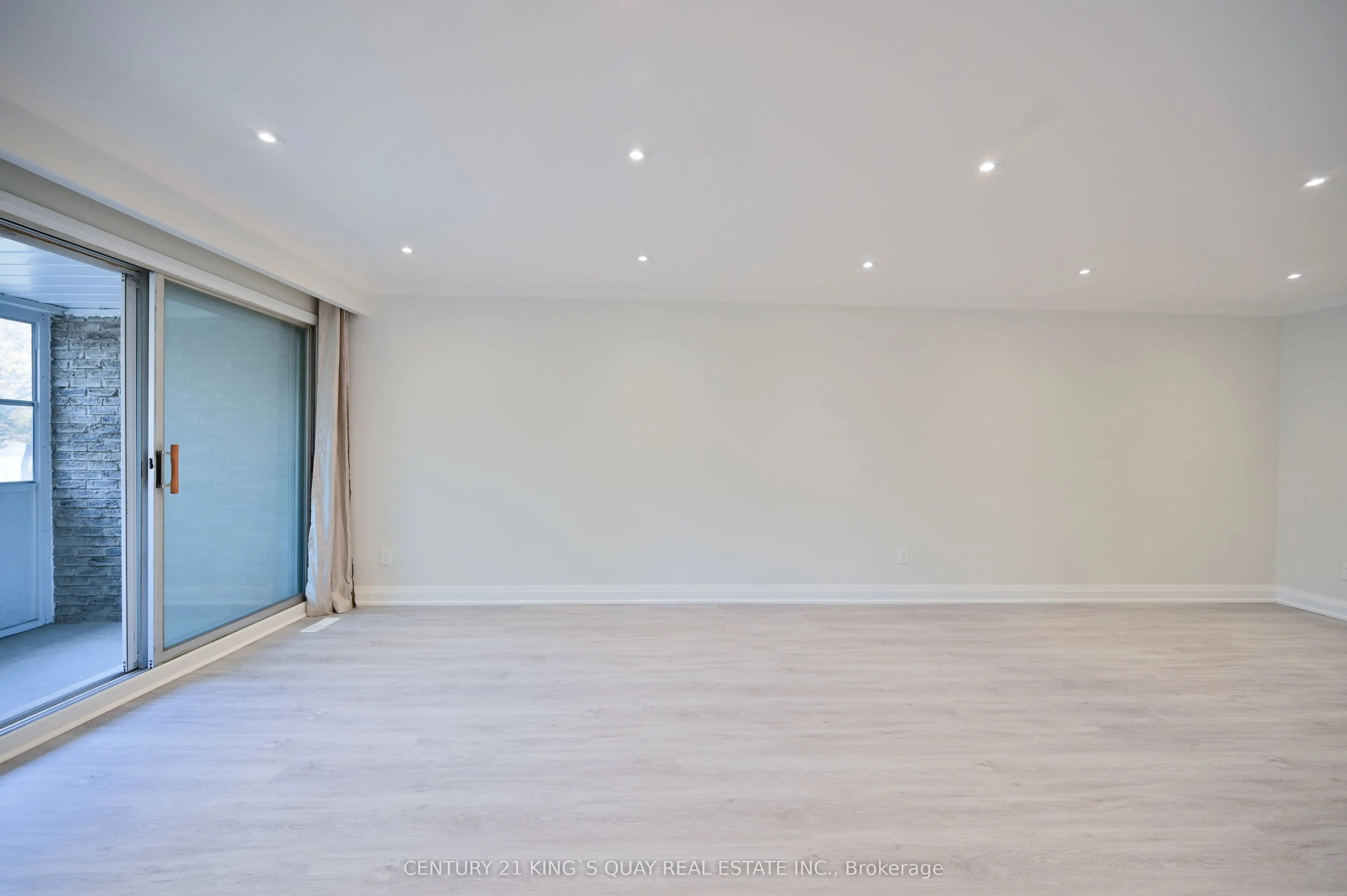 88 Glendower Circuit, #Main