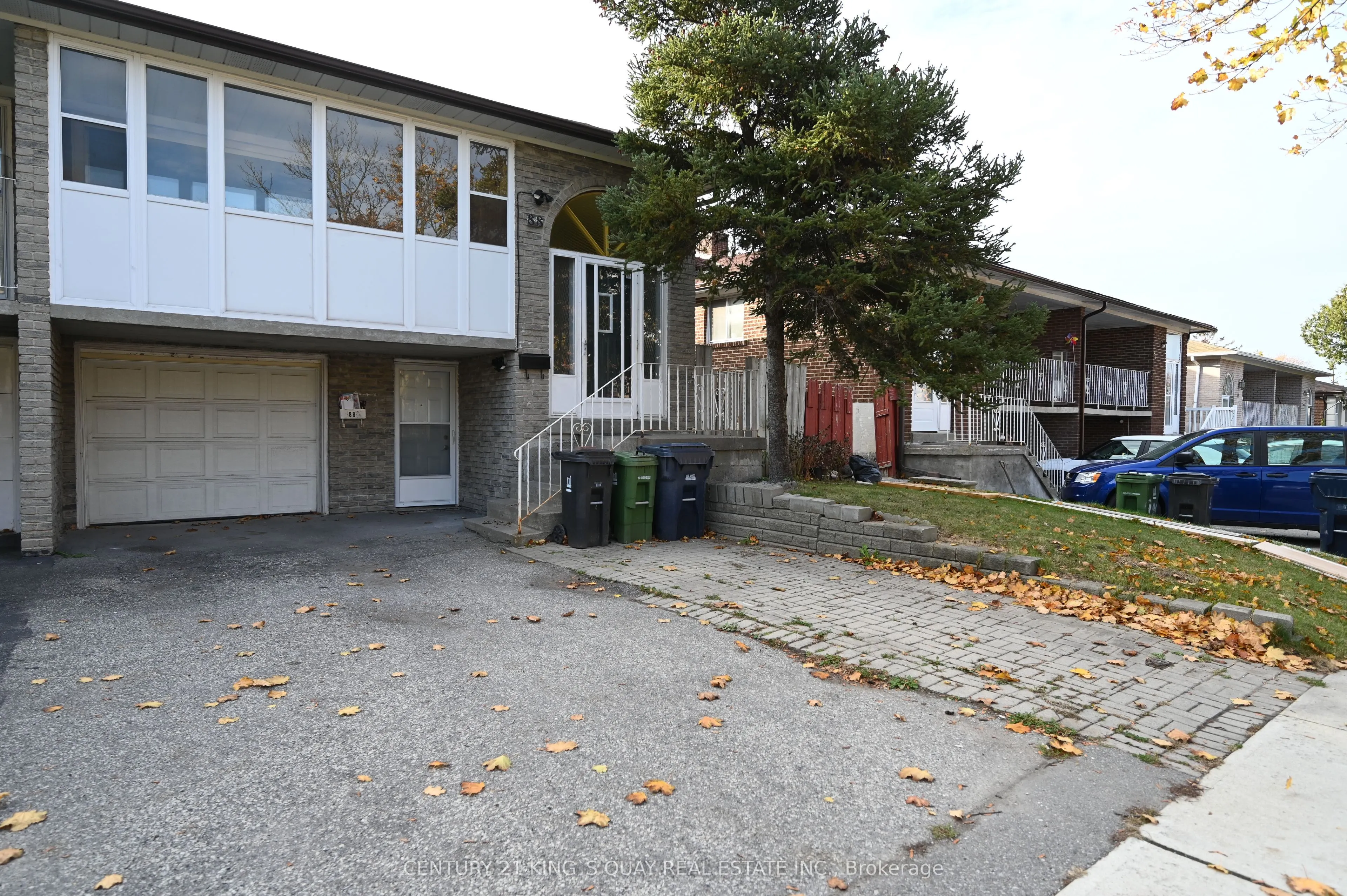 88 Glendower Circuit, #Main