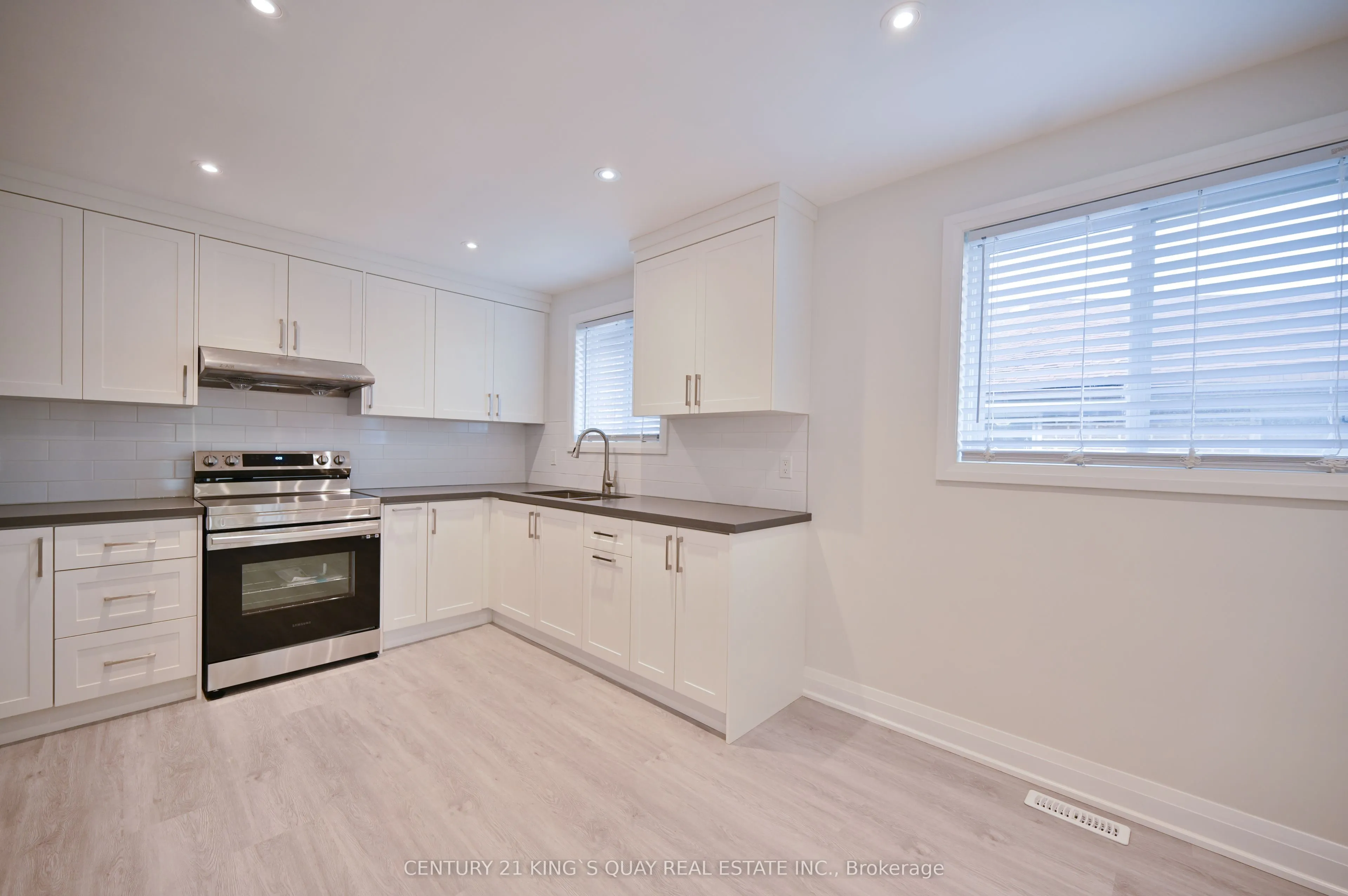 88 Glendower Circuit, #Main