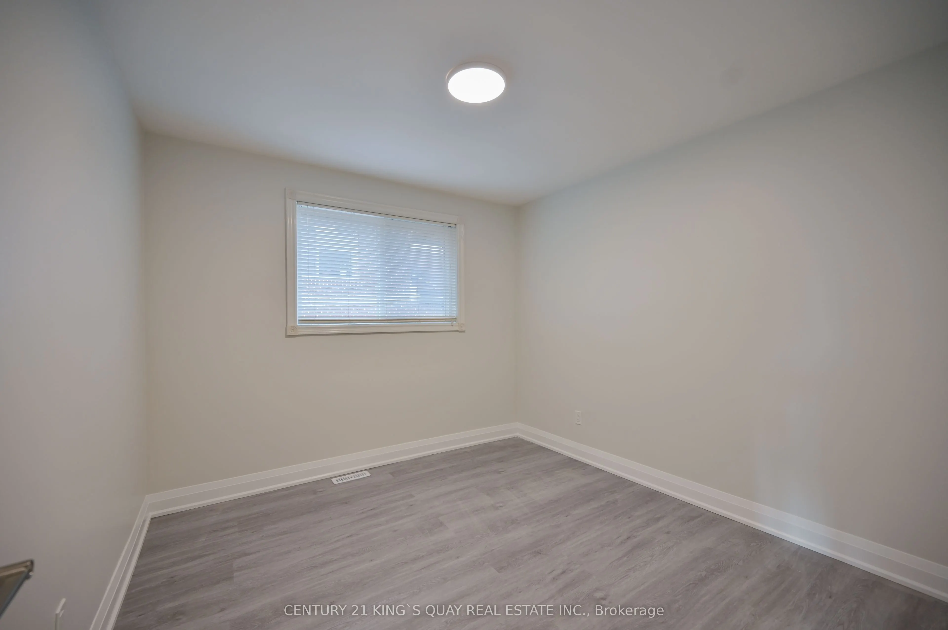 88 Glendower Circuit, #Main