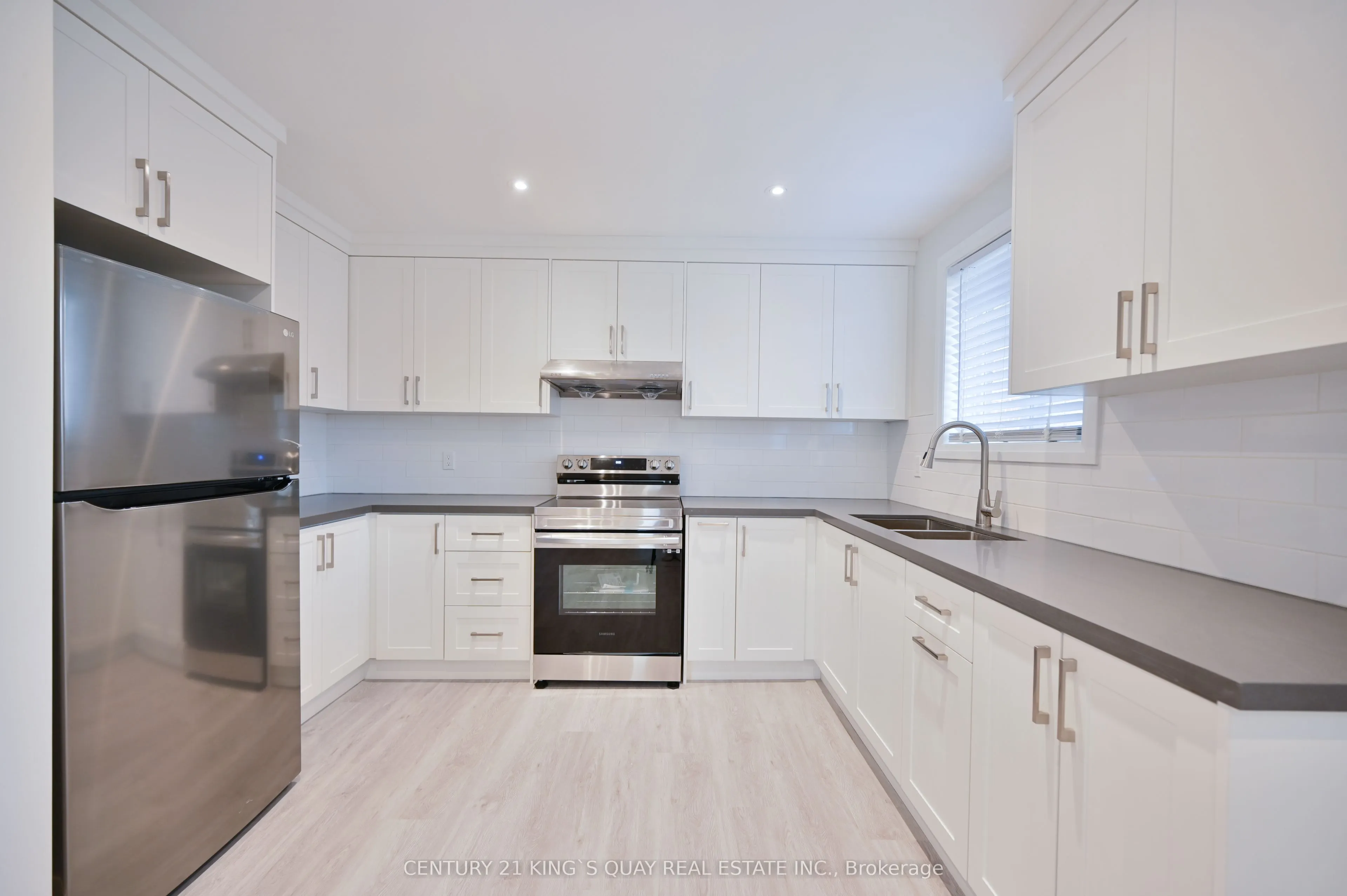 88 Glendower Circuit, #Main