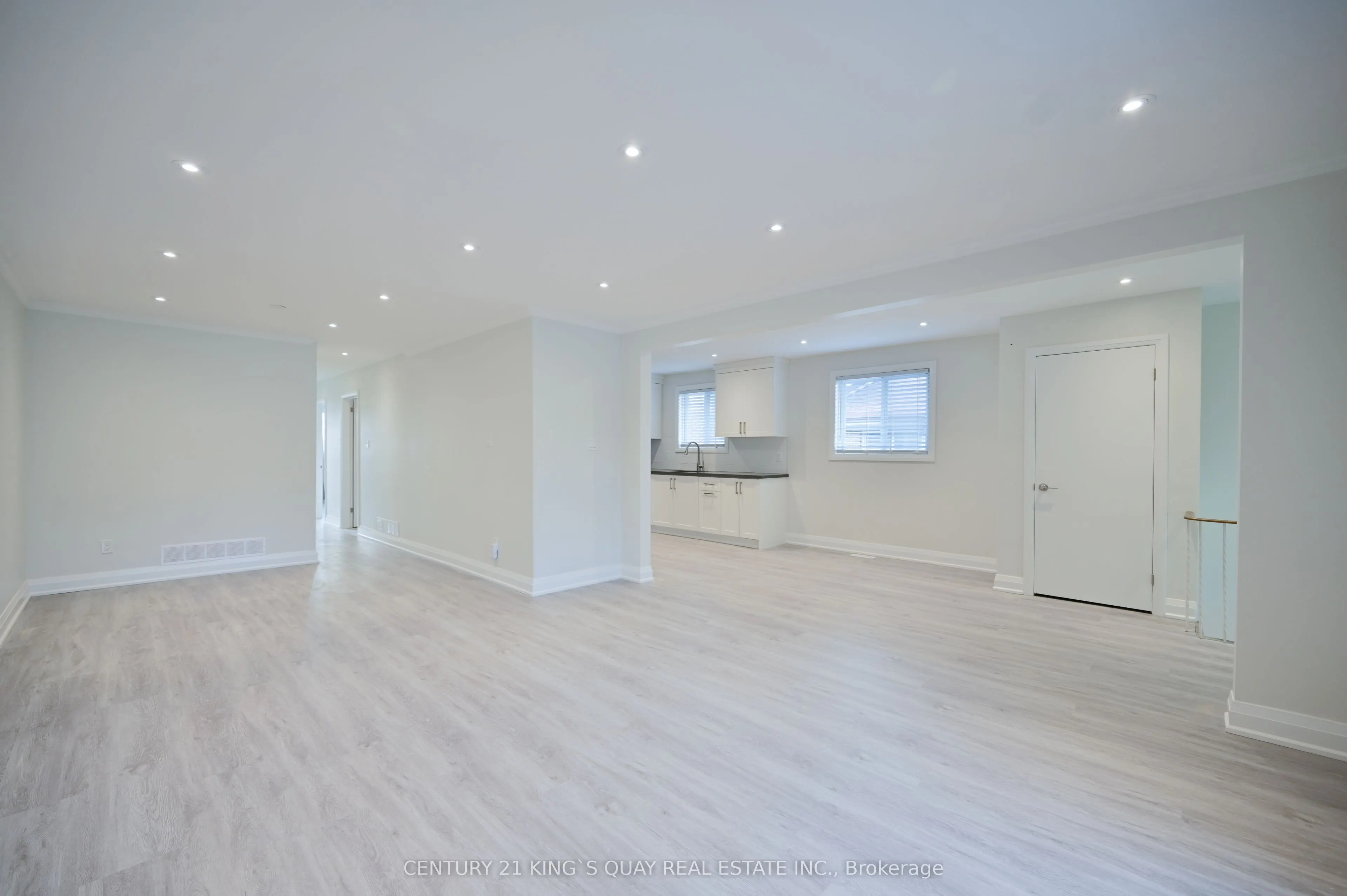 88 Glendower Circuit, #Main