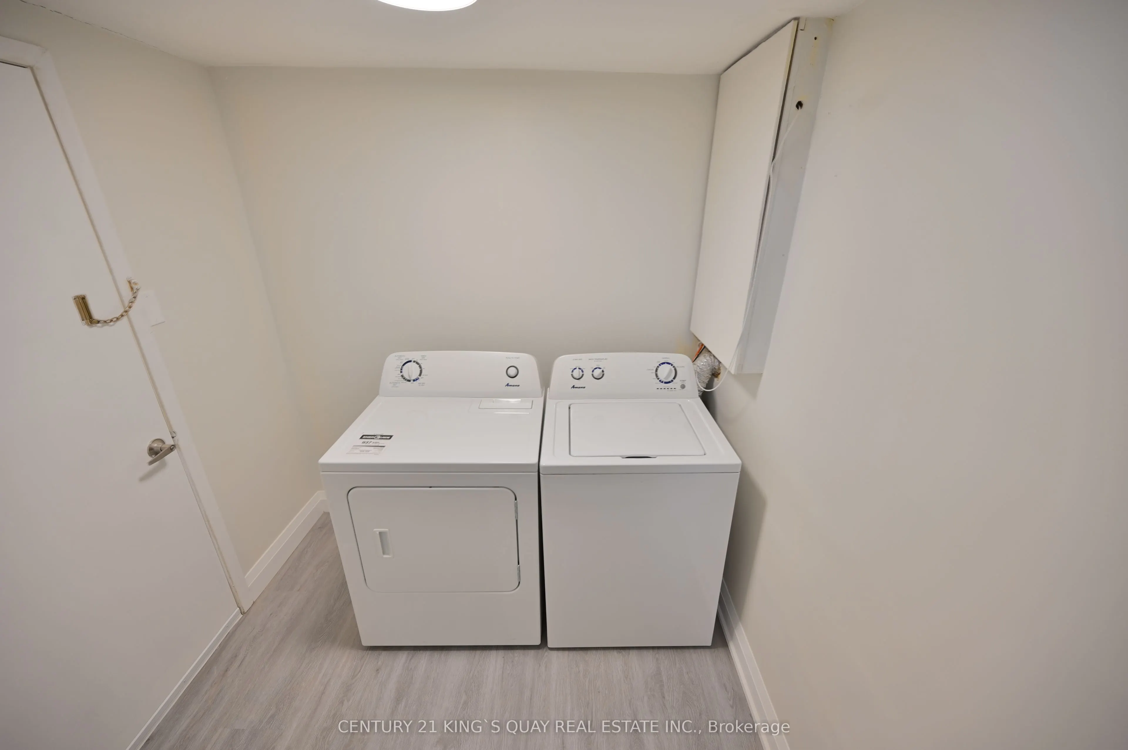 88 Glendower Circuit, #Main