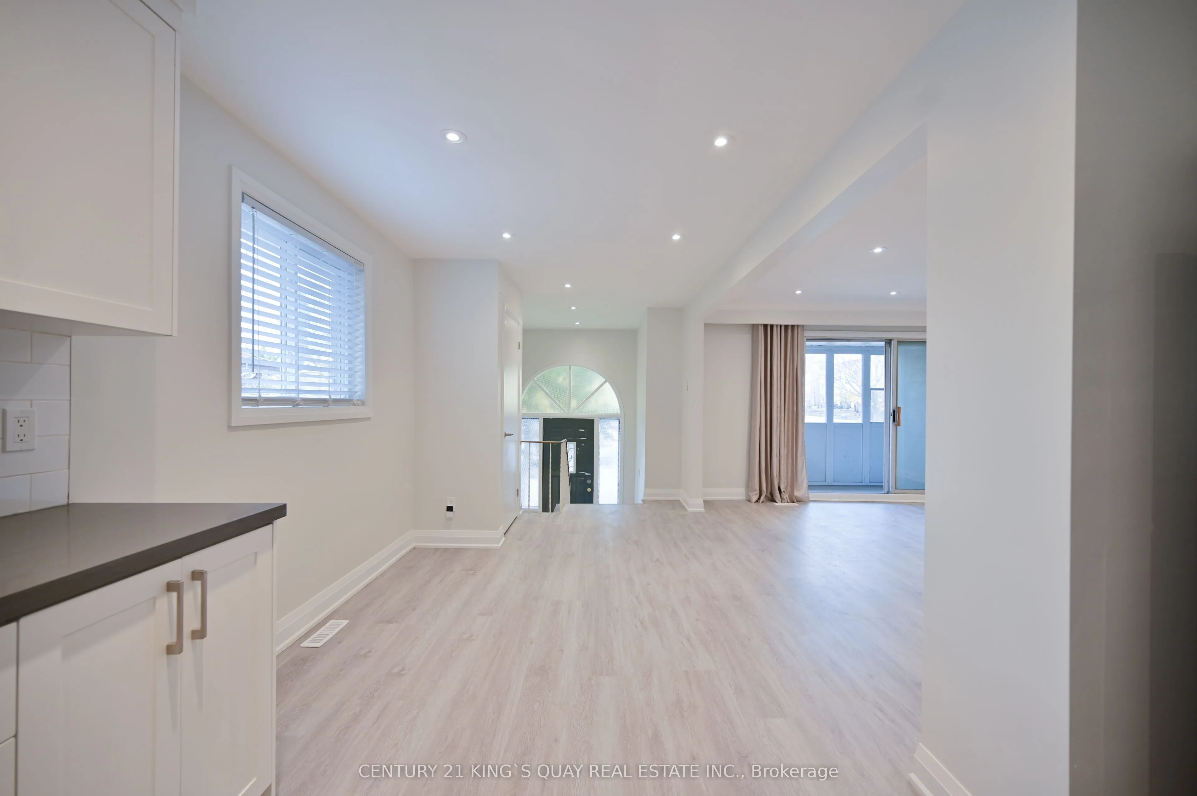 88 Glendower Circuit, #Main