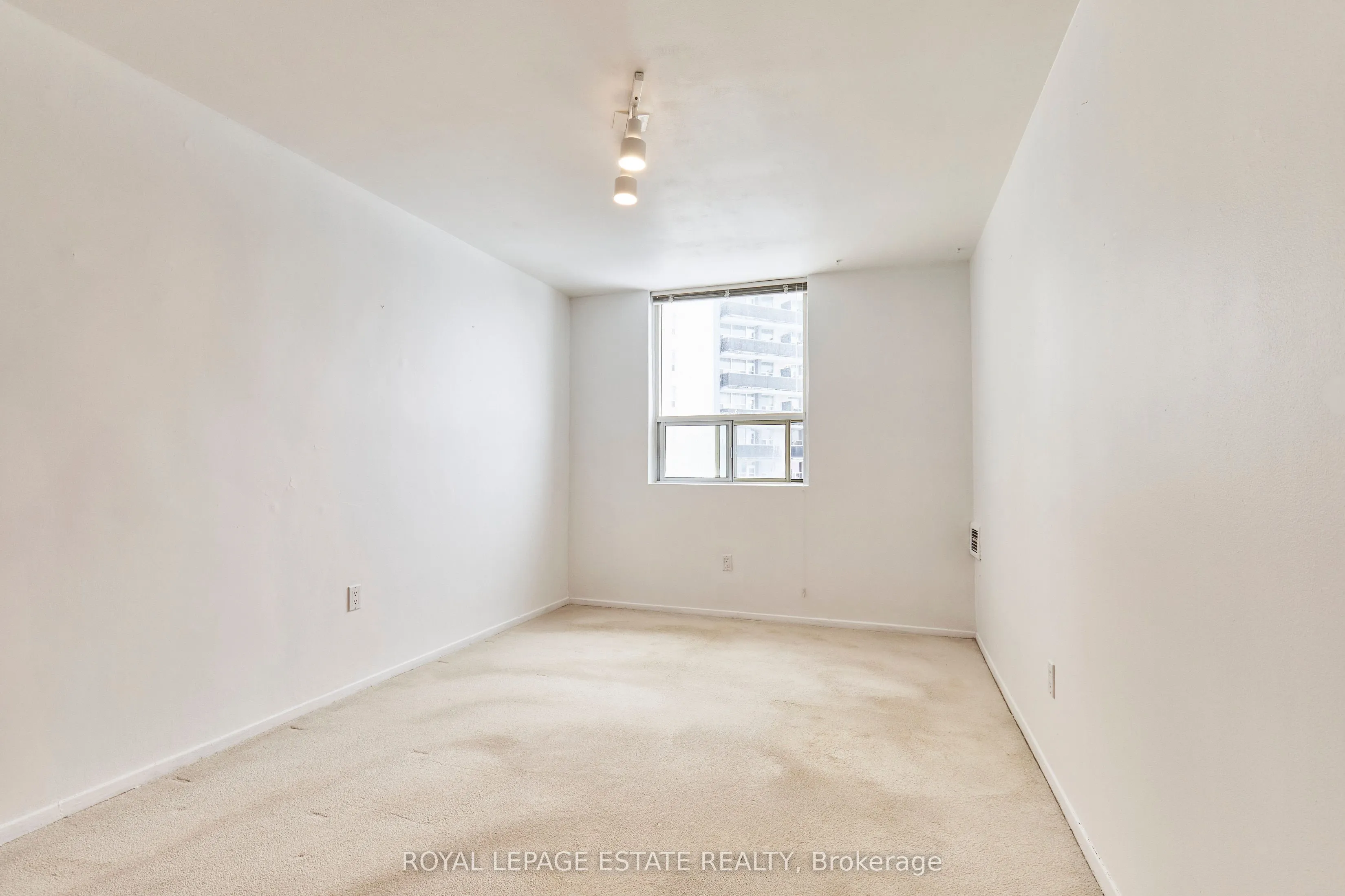 3420 Eglinton Avenue E, #704