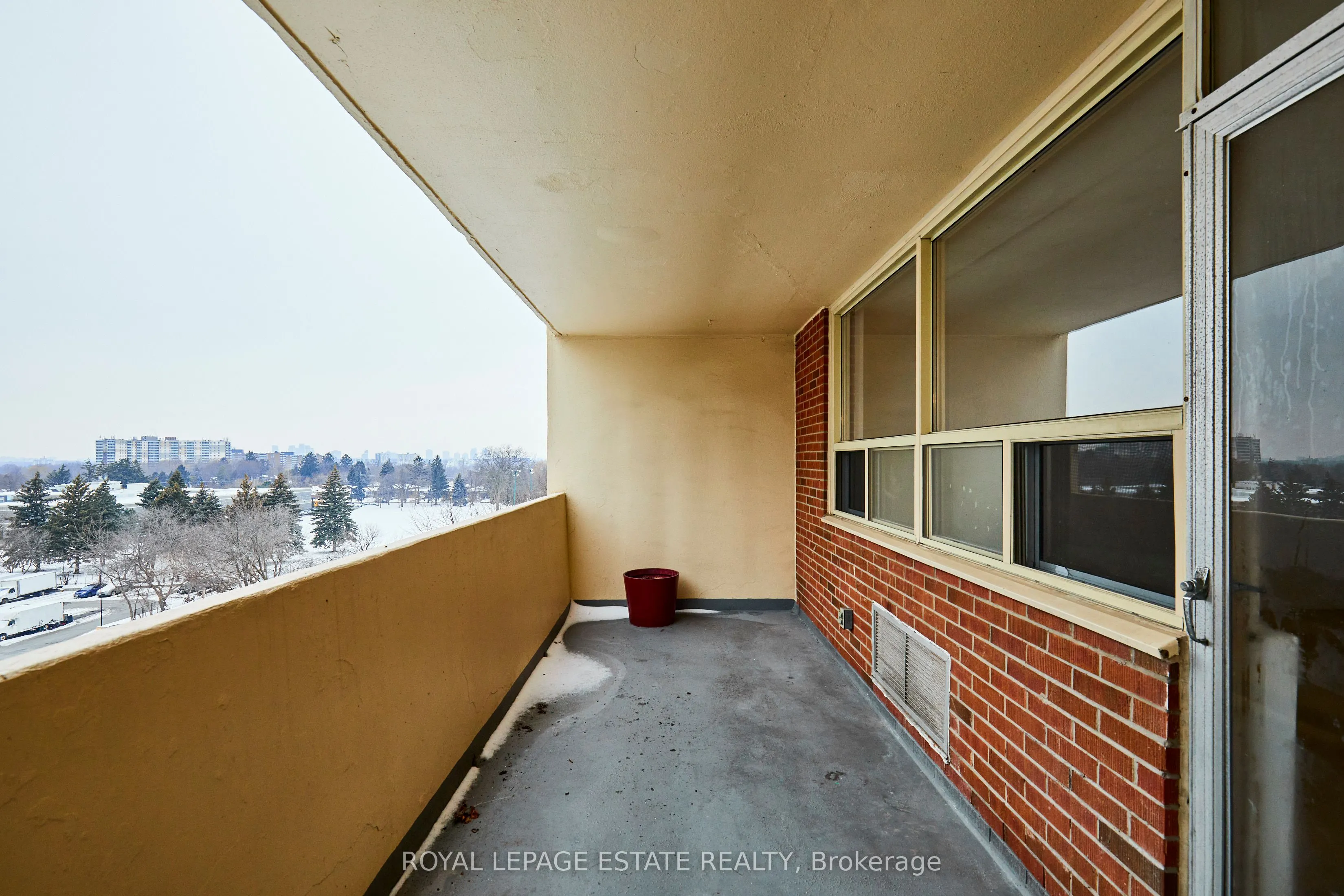 3420 Eglinton Avenue E, #704