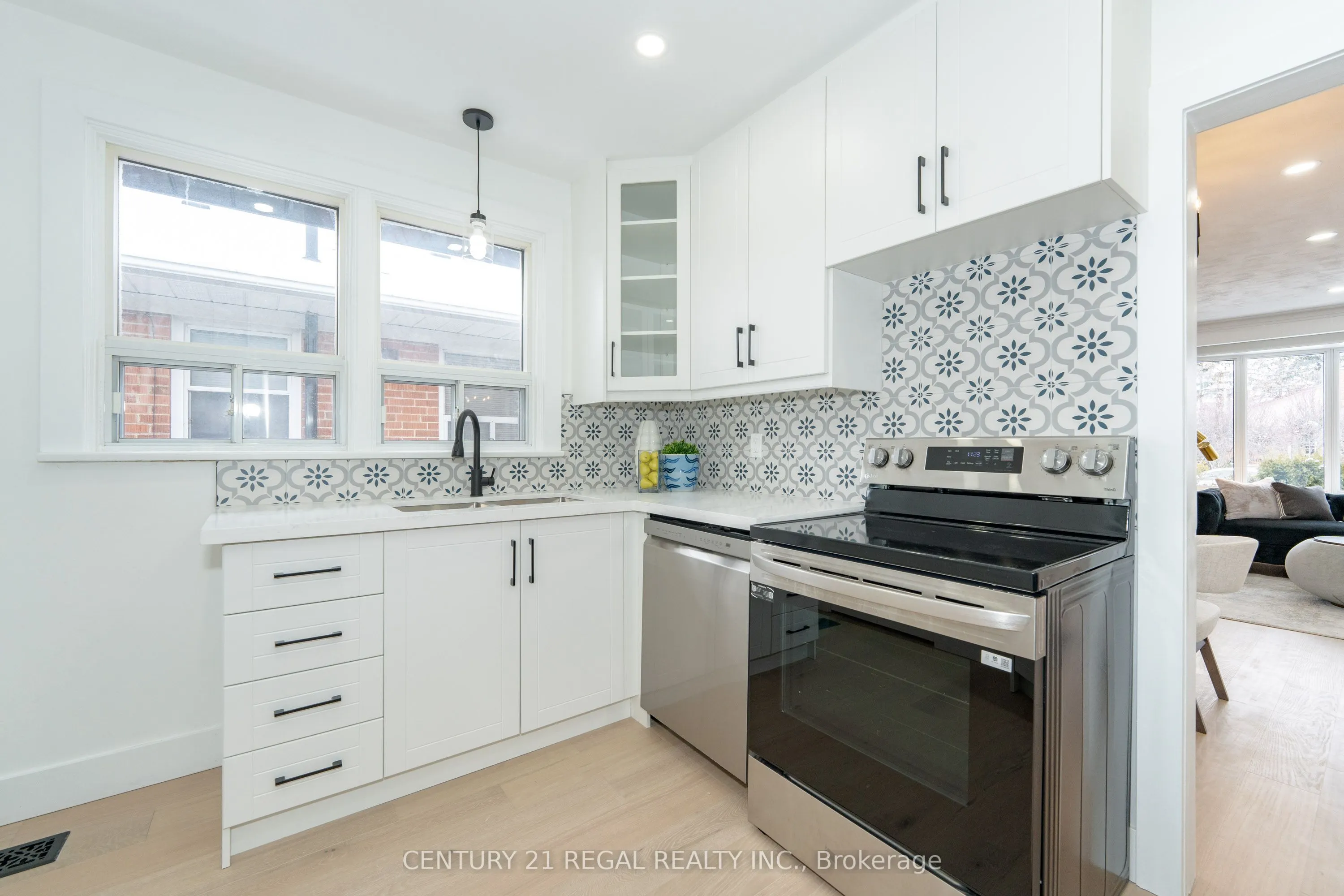 65 Mooregate Avenue