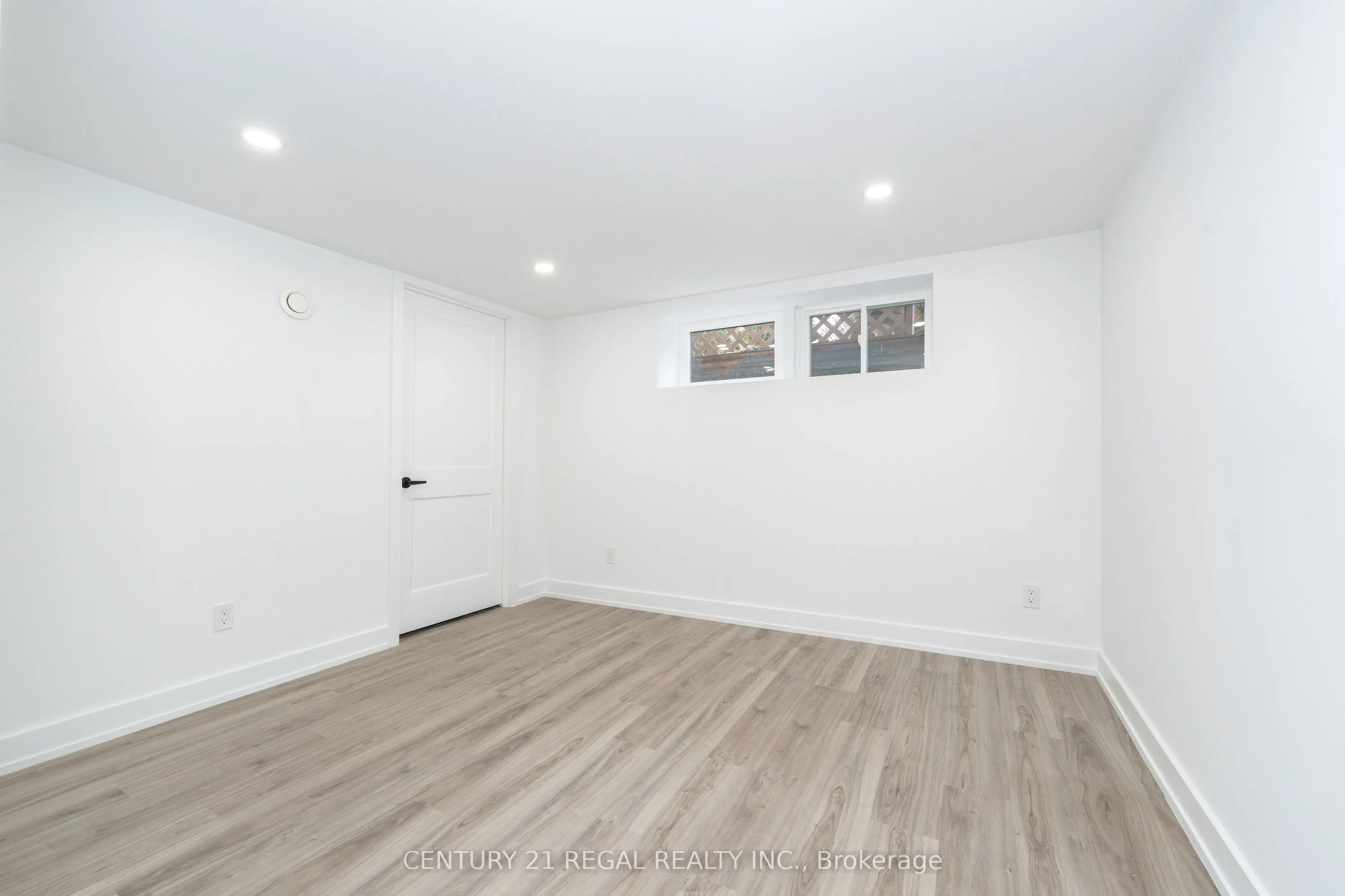 65 Mooregate Avenue