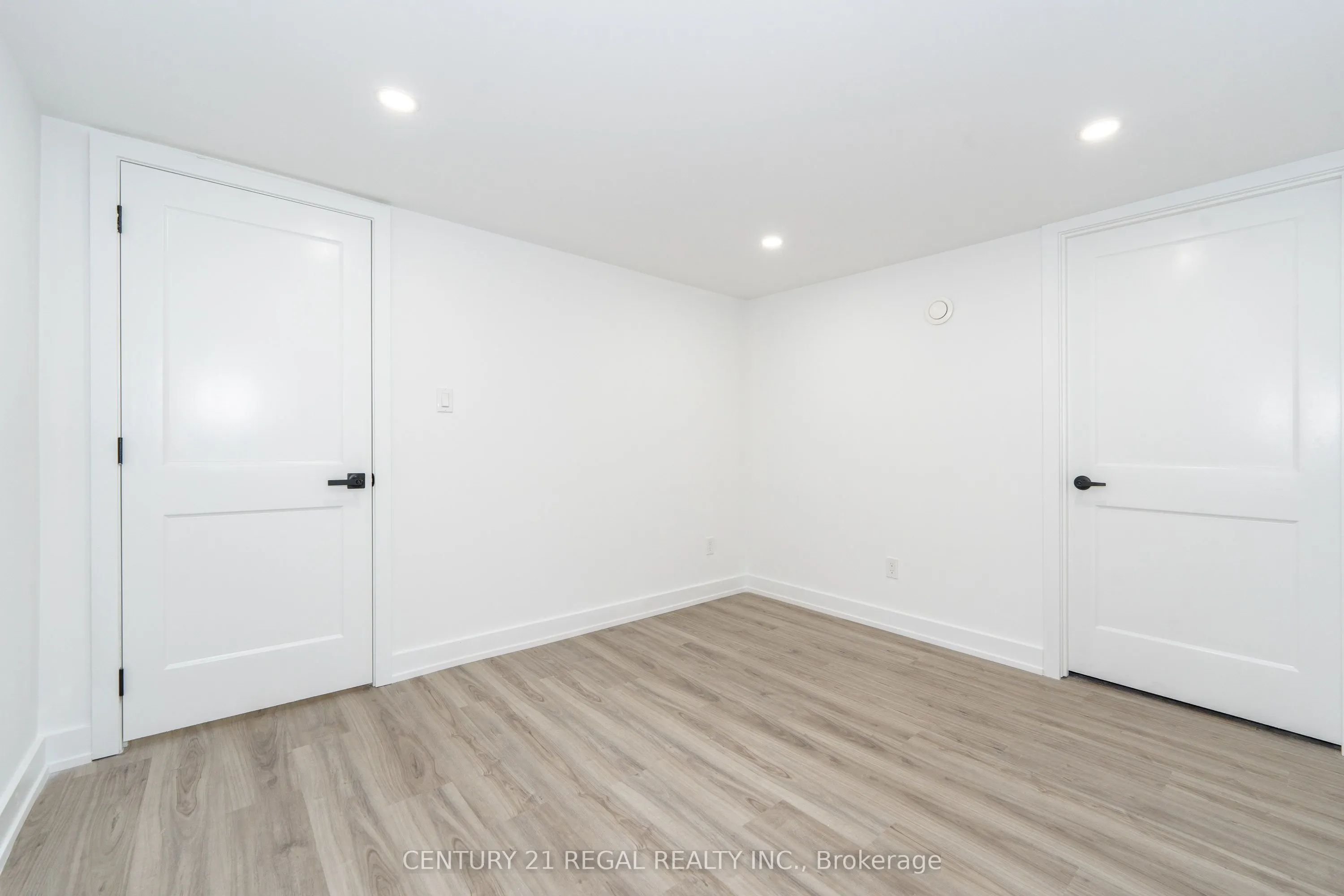 65 Mooregate Avenue