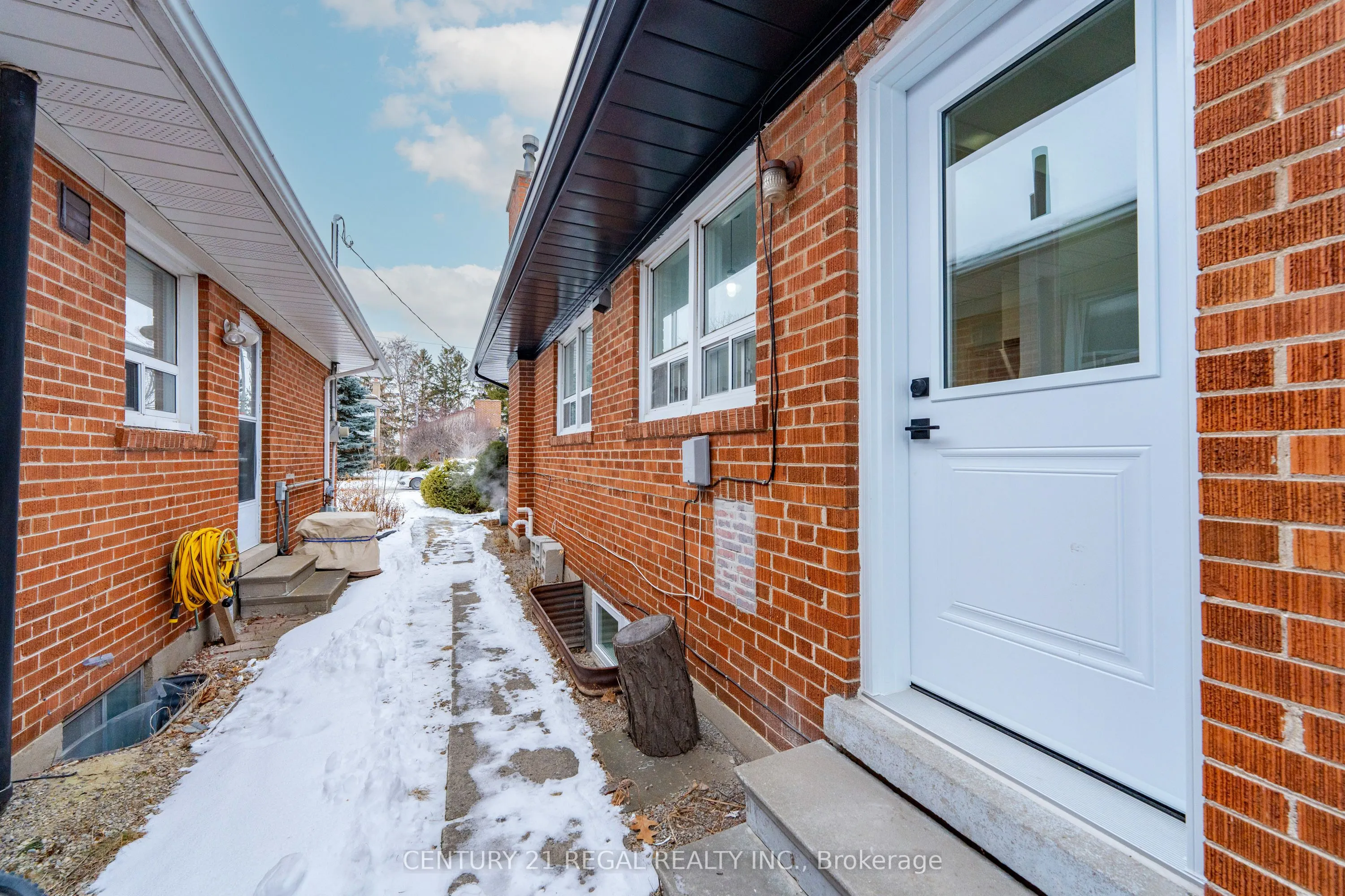 65 Mooregate Avenue