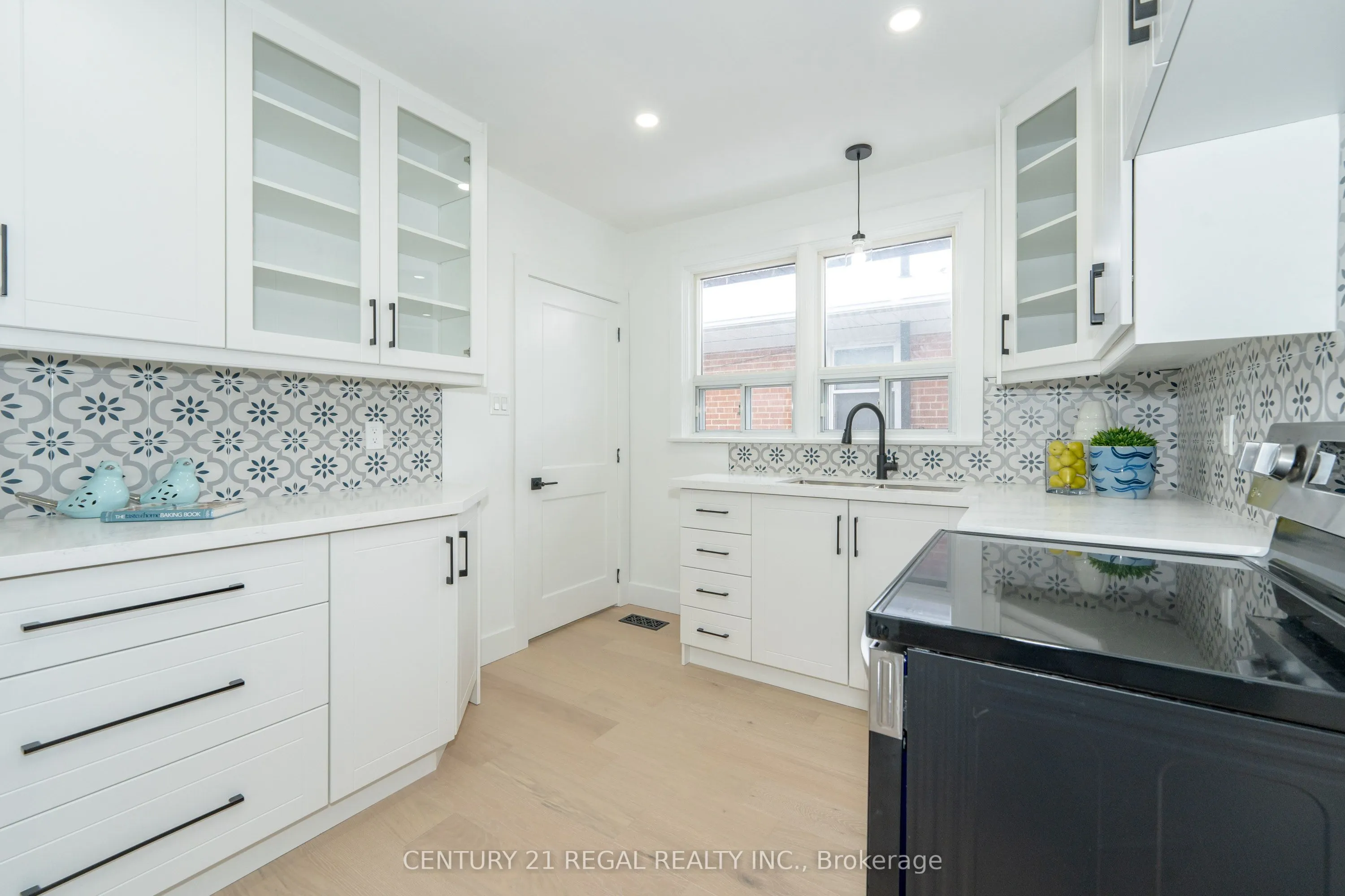 65 Mooregate Avenue