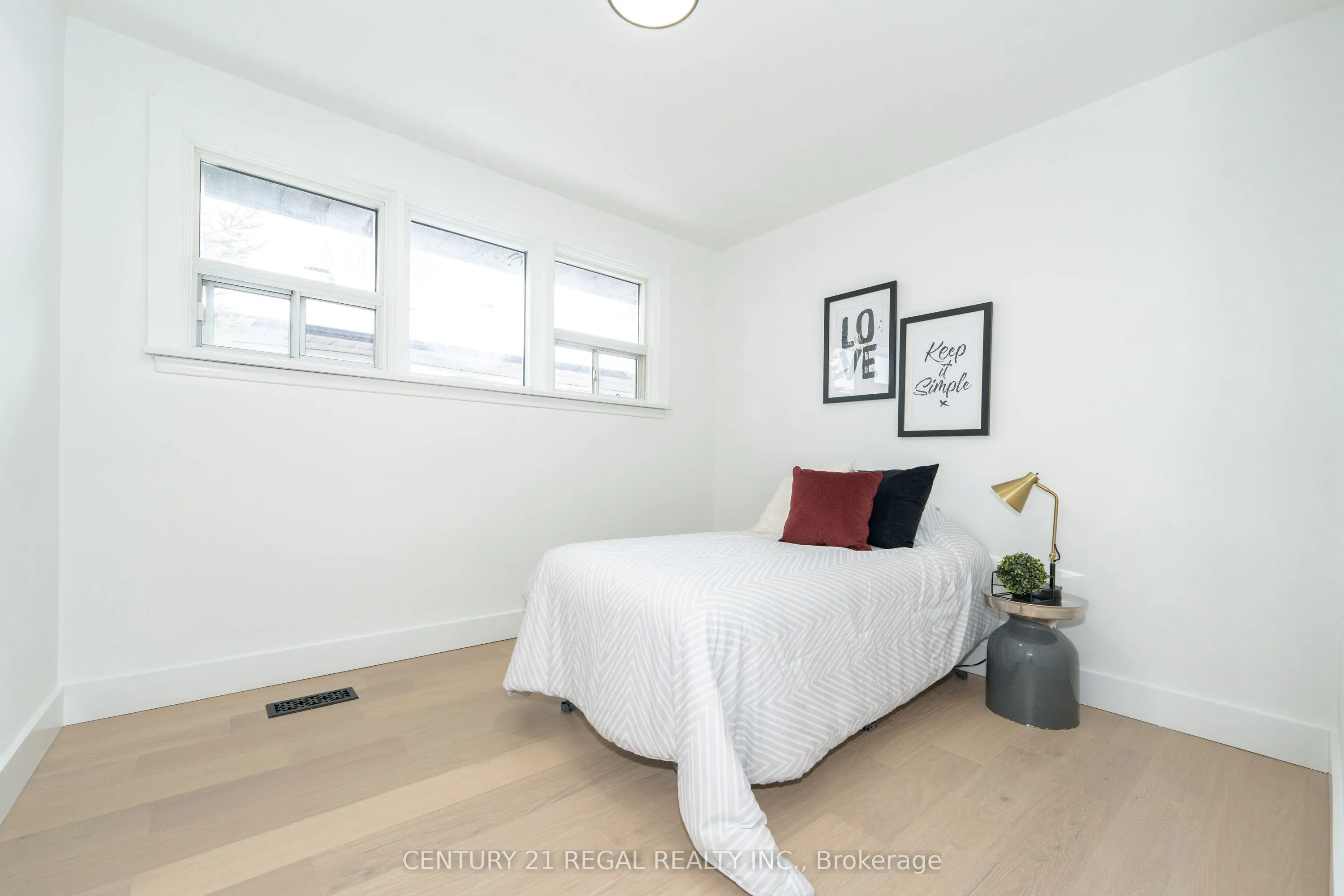 65 Mooregate Avenue