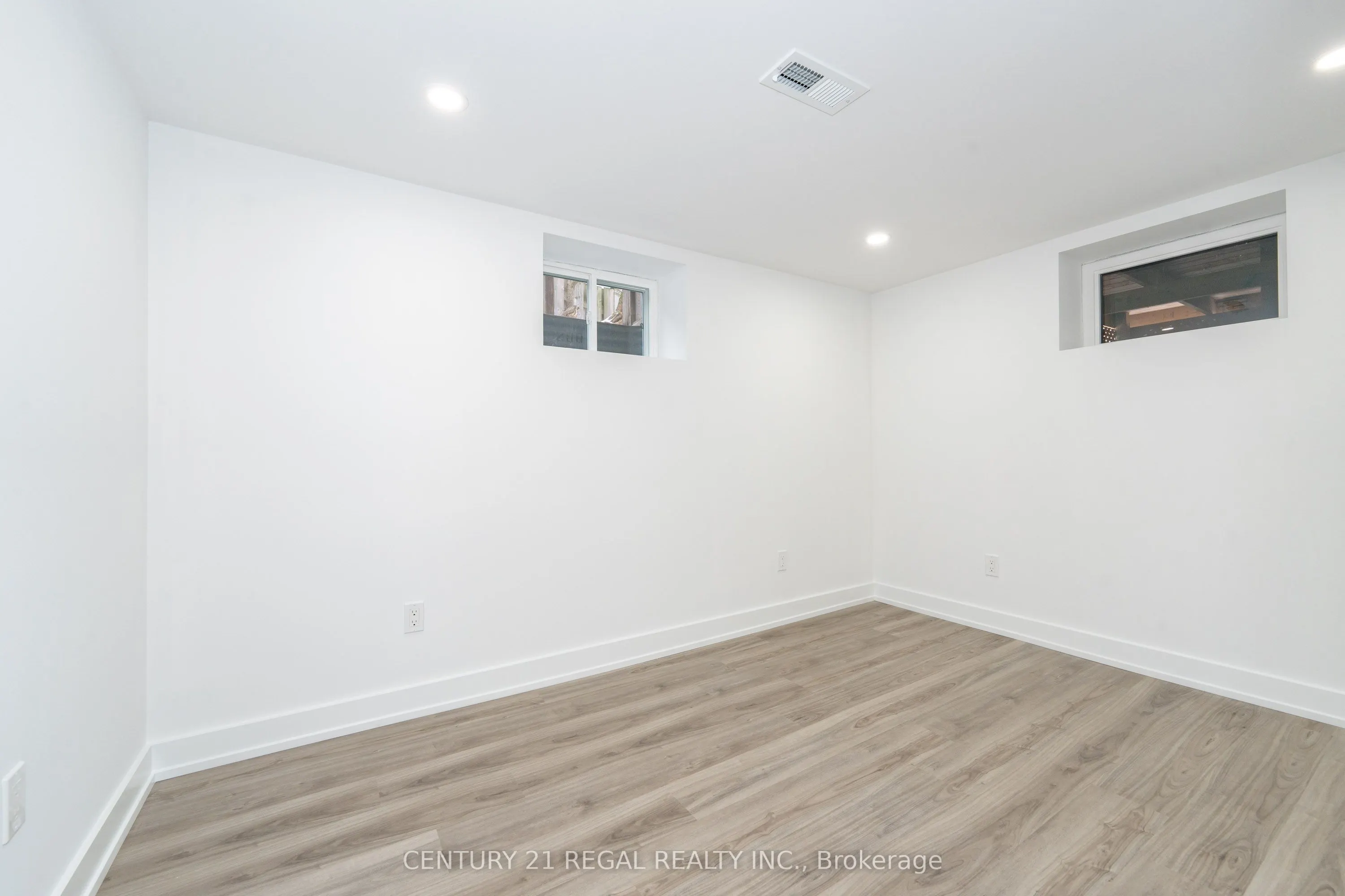 65 Mooregate Avenue