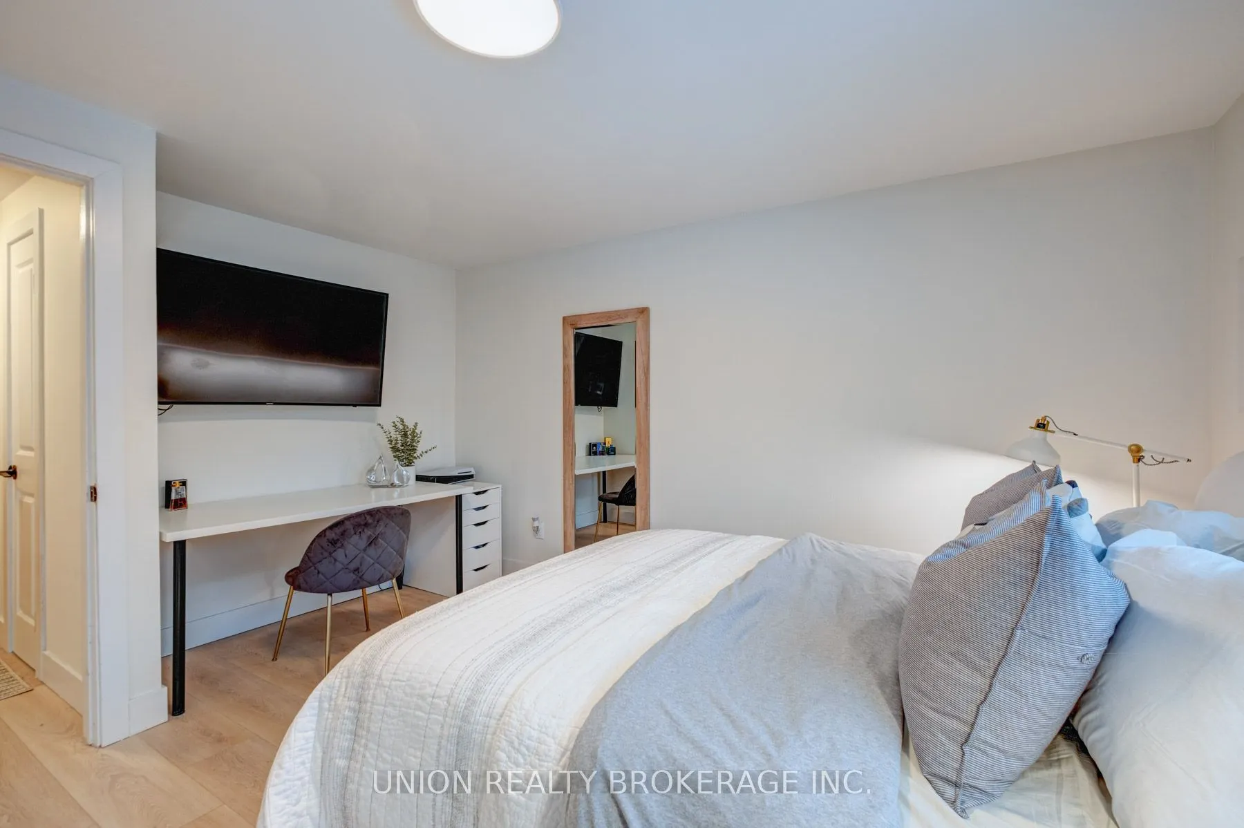 26 Livingston Road, #102