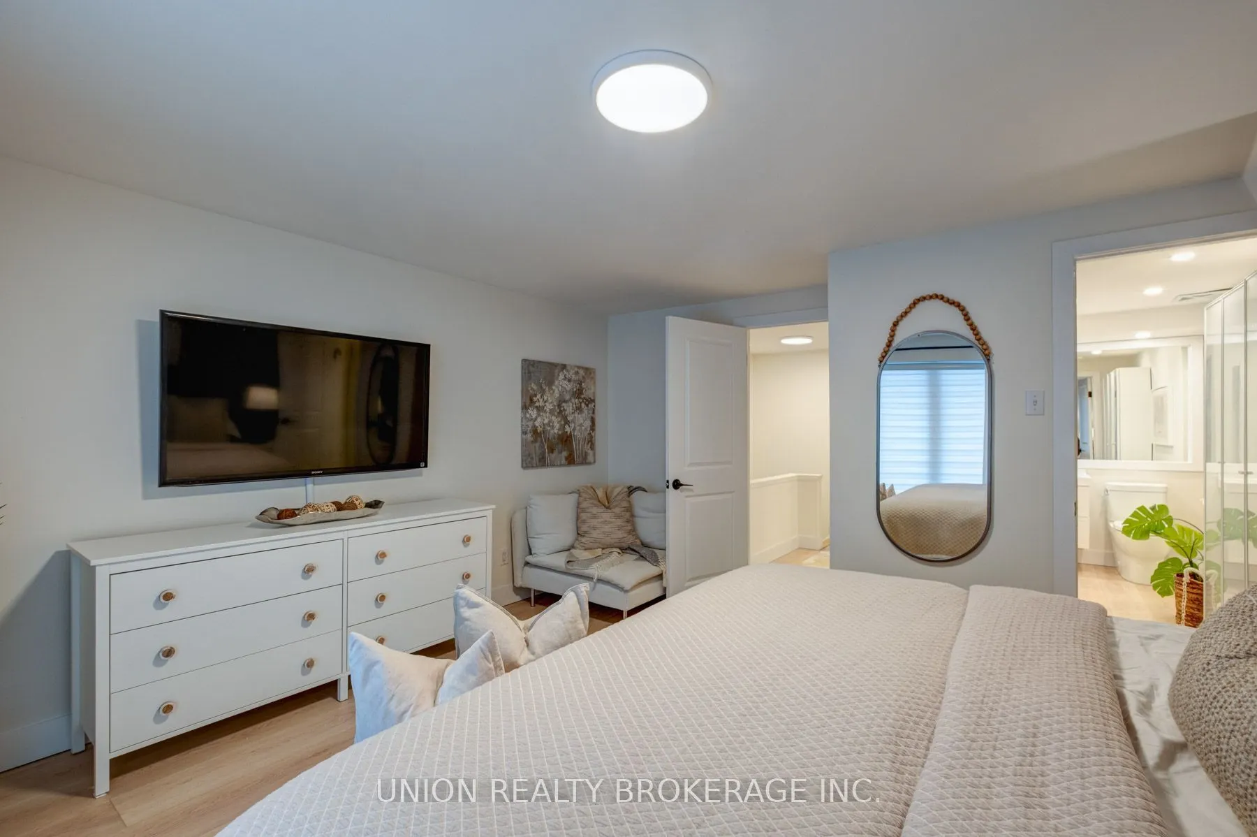 26 Livingston Road, #102