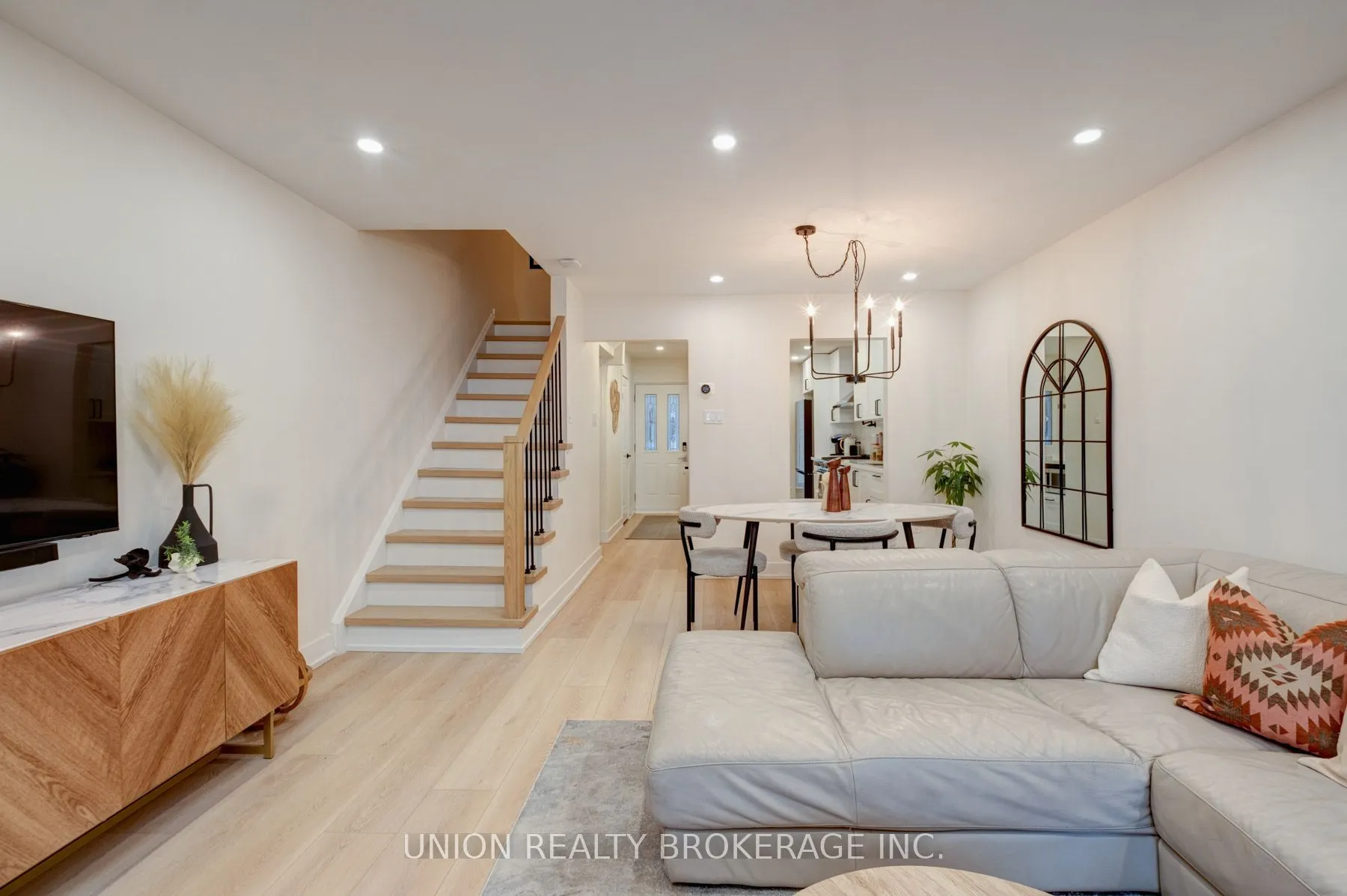26 Livingston Road, #102