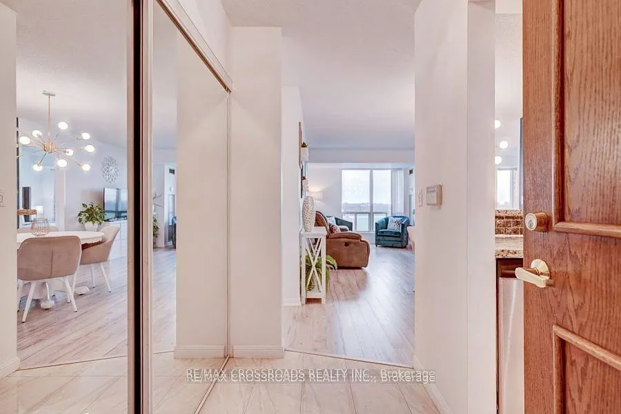 1 Lee Centre Dr #1709