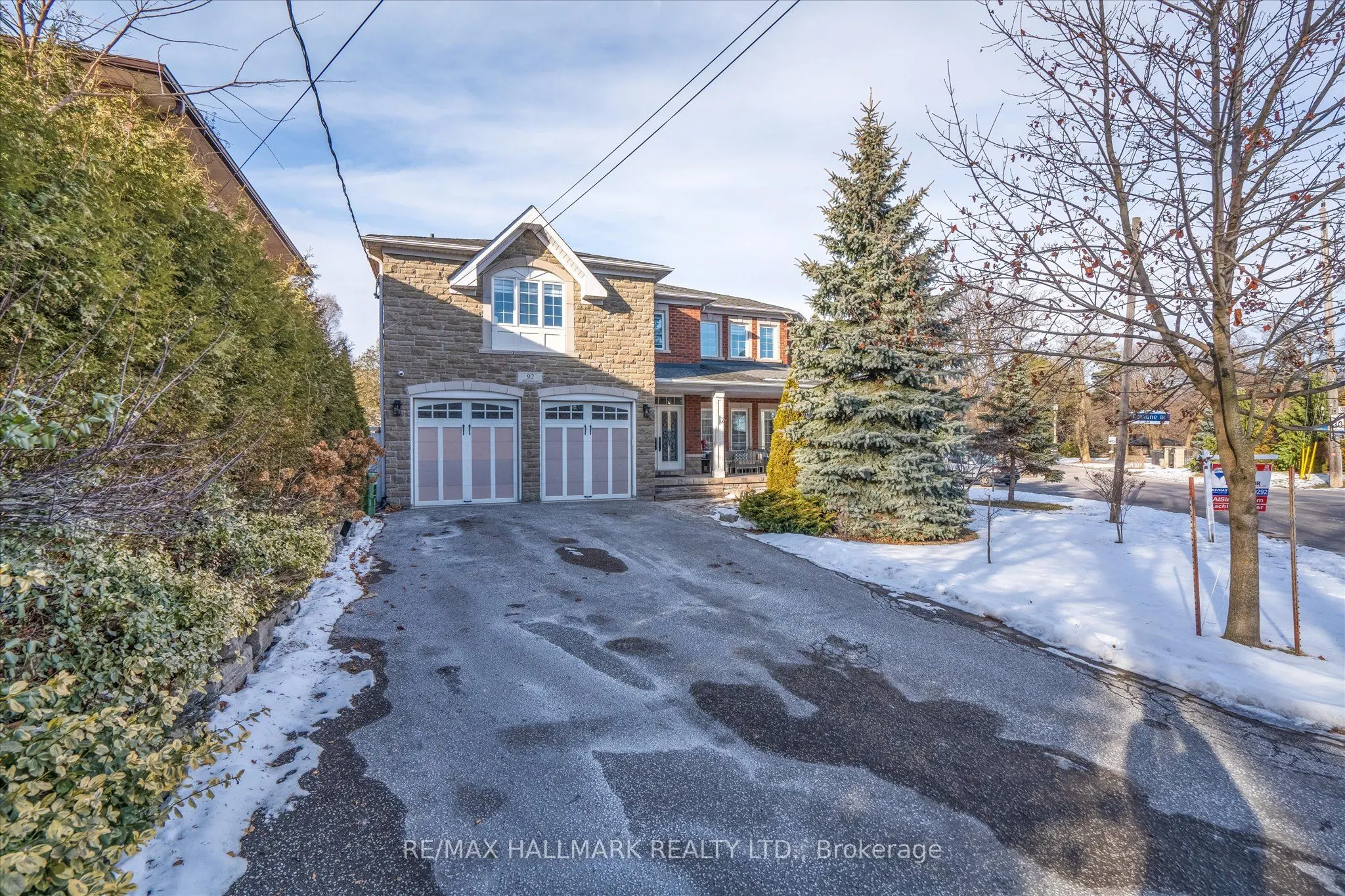 92 Hill Crescent