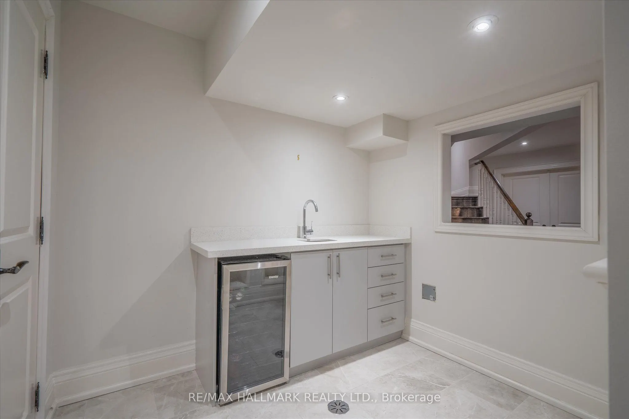 92 Hill Crescent