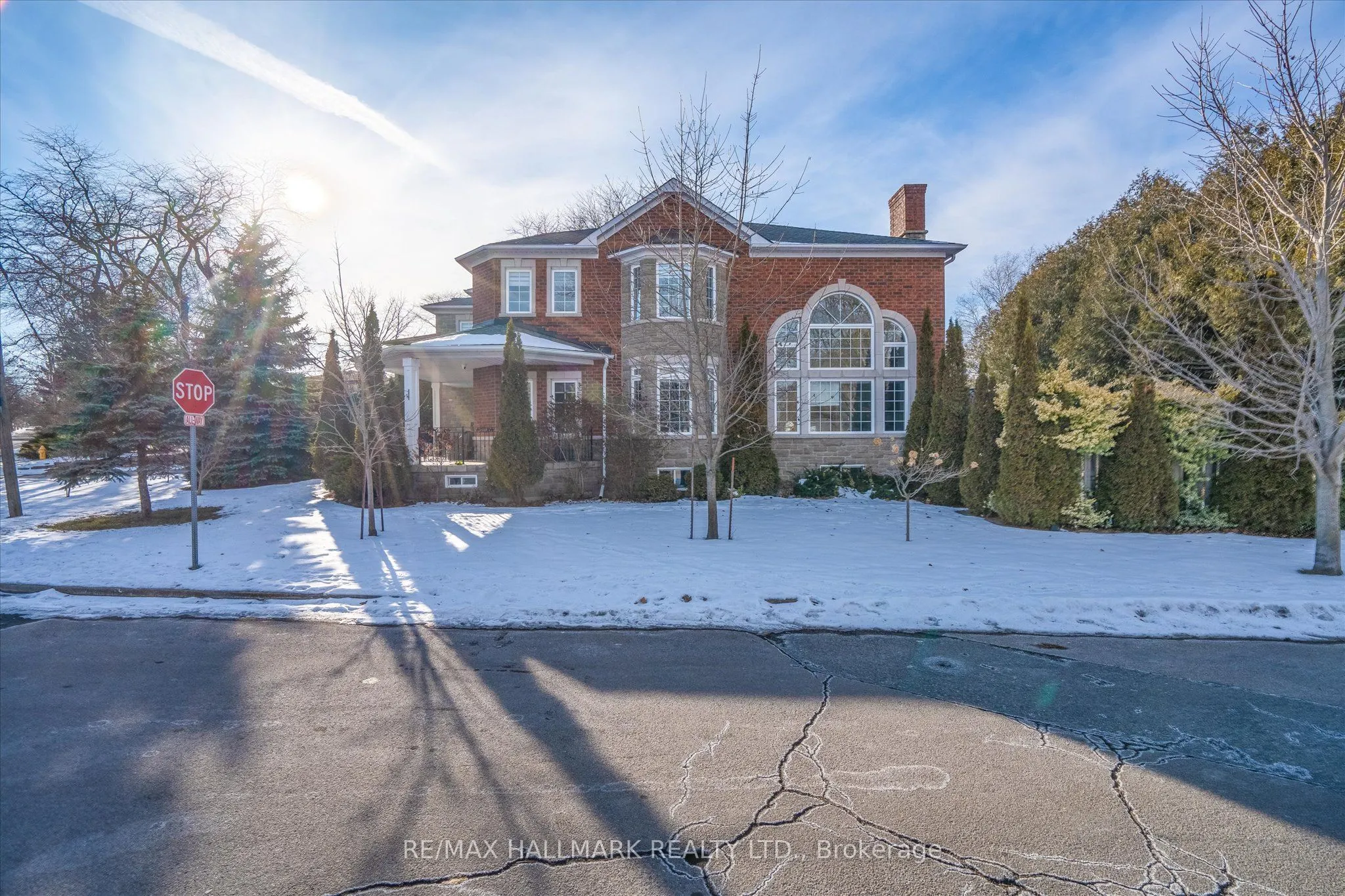 92 Hill Crescent