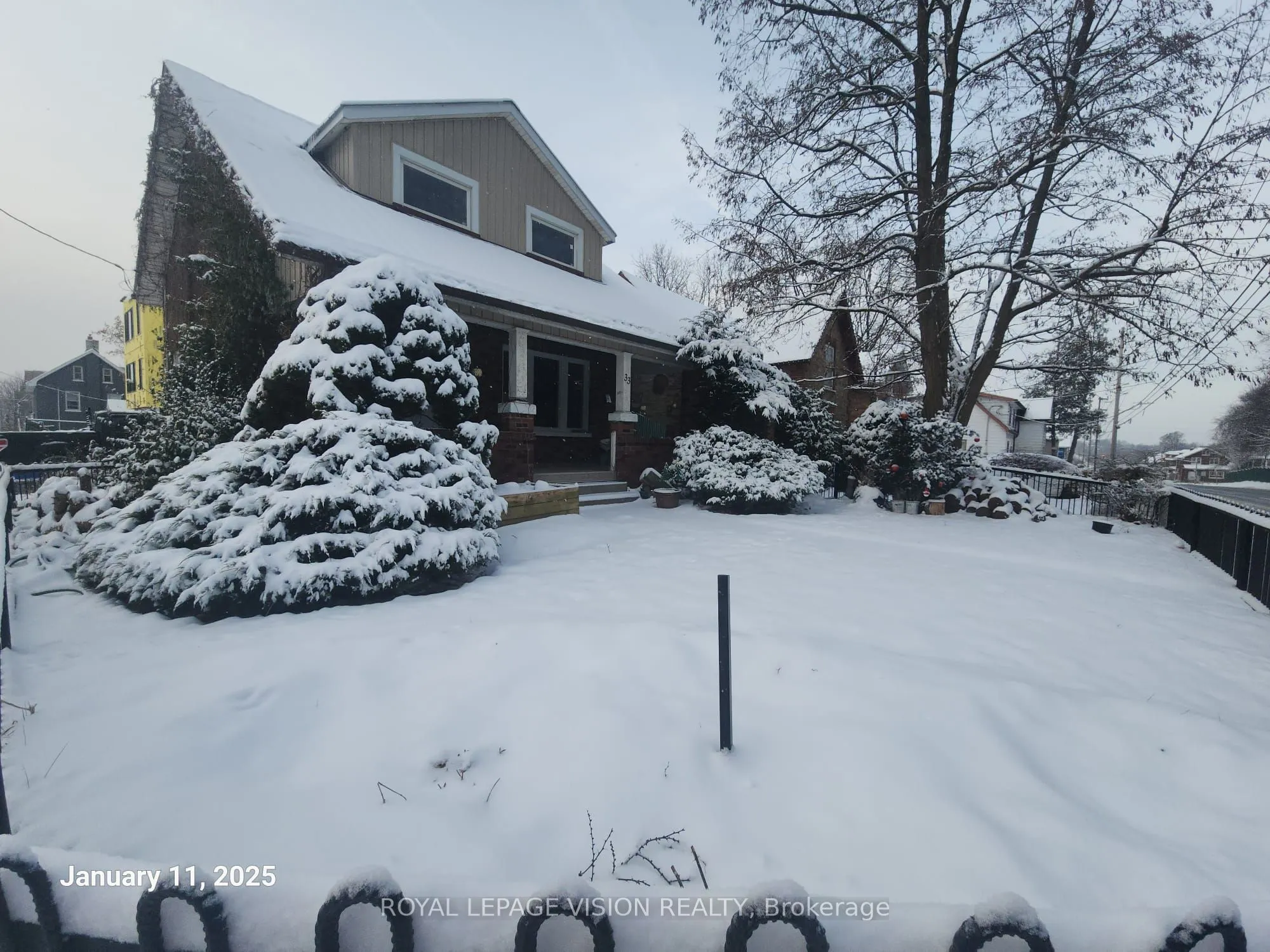 33 Adelaide Avenue W