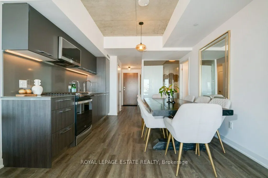 665 Queen Street E, #403