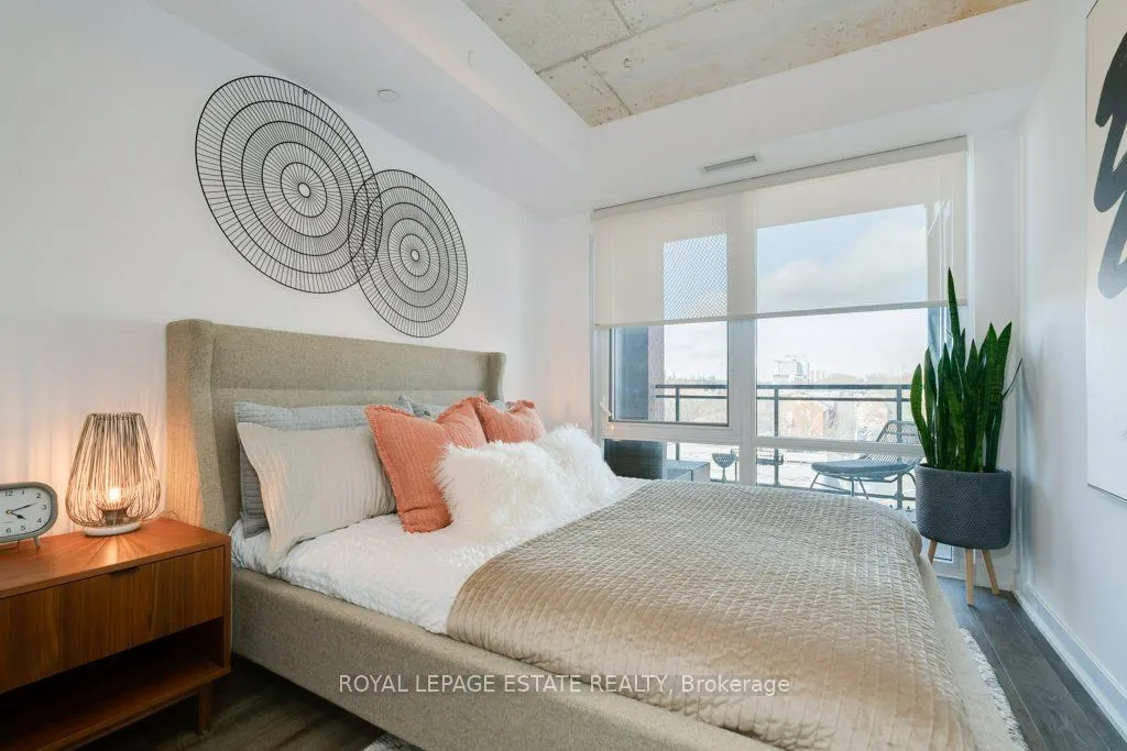 665 Queen Street E, #403